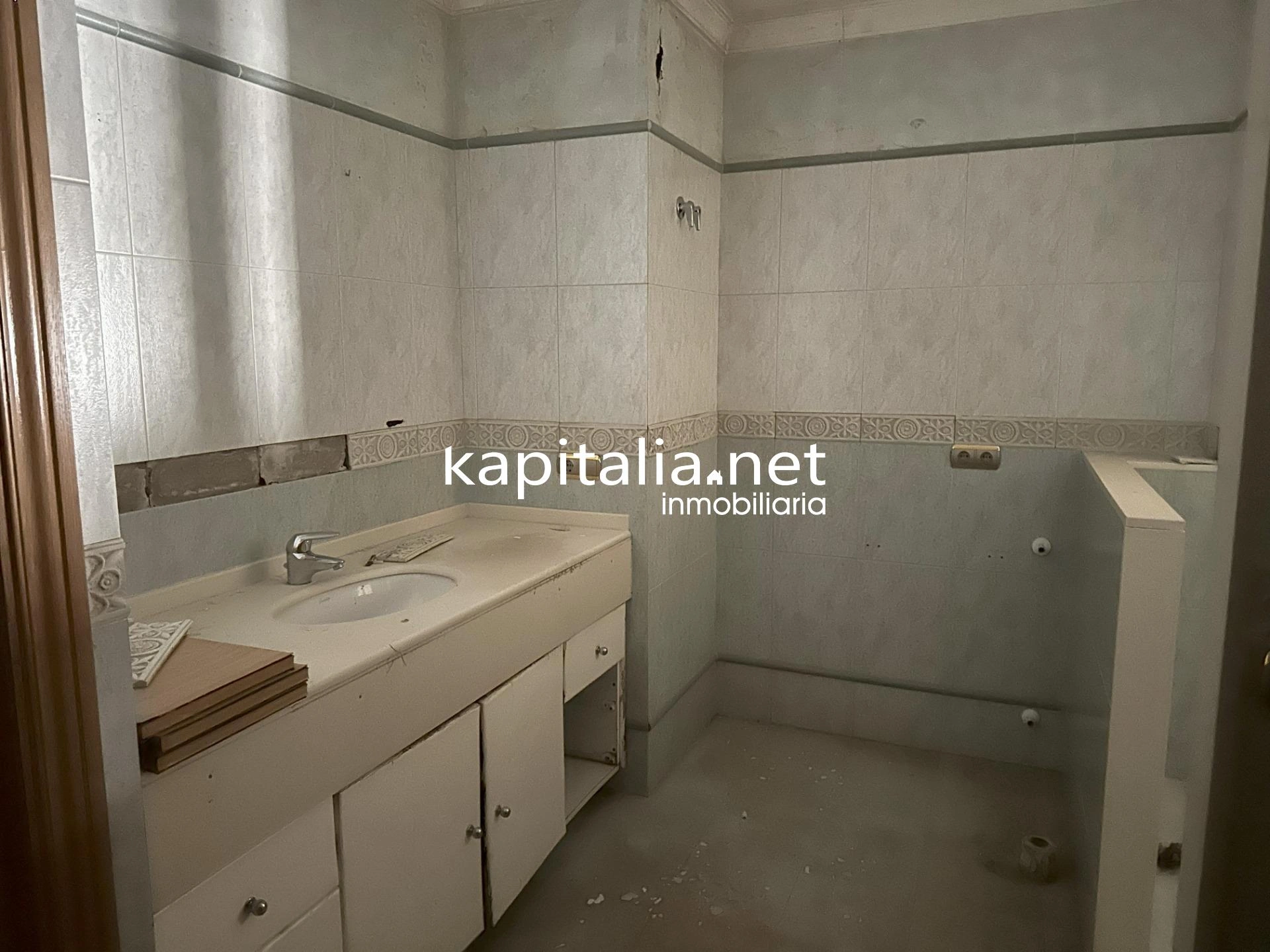 GRAN CASA A LA VENTA EN CENTRO DE BOCAIRENT