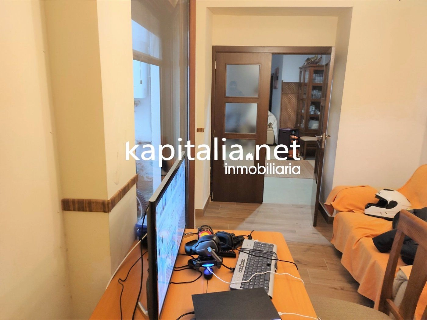 BONITA CASA REFORMADA A LA VENTA EN AGULLENT UBICADA EN ZONA TRANQUILA.