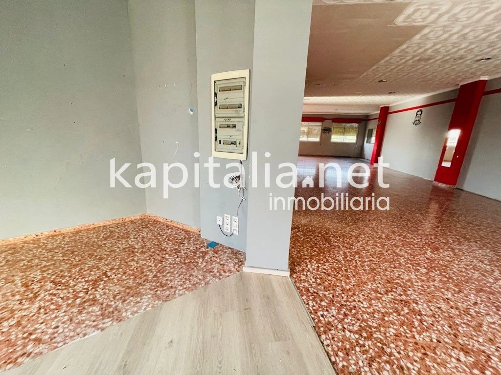 06570 - Local comercial en venta y alquiler en L´Olleria (Valencia)