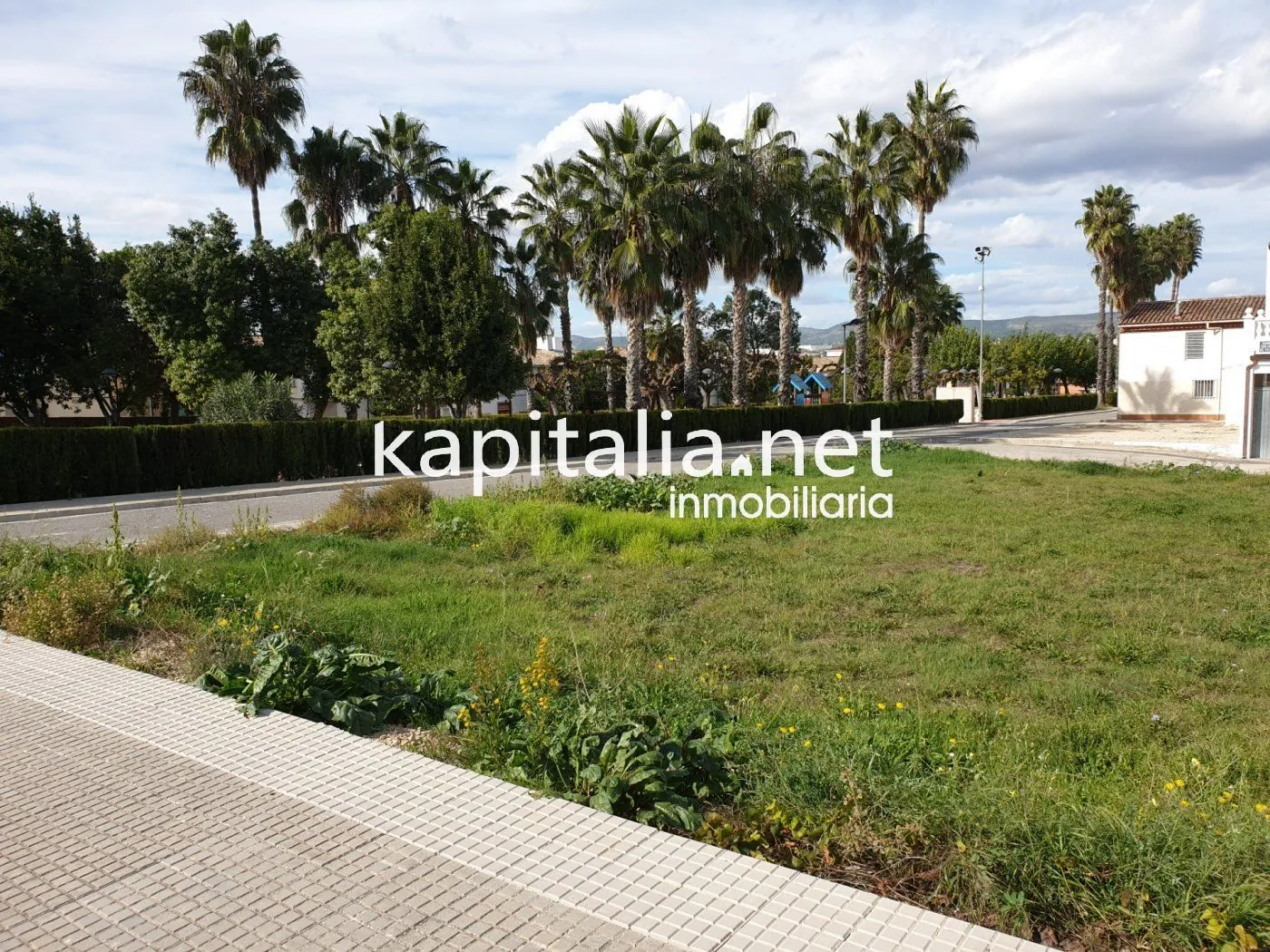 SOLAR A LA VENTA EN MONTAVERNER