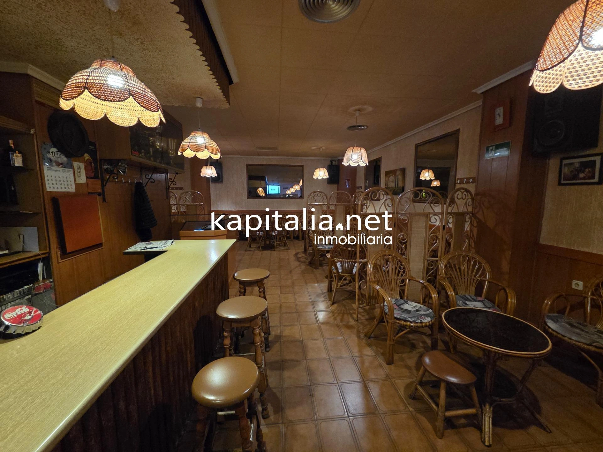 10172 - Emblemático Pub con licencia a la venta en Ontinyent