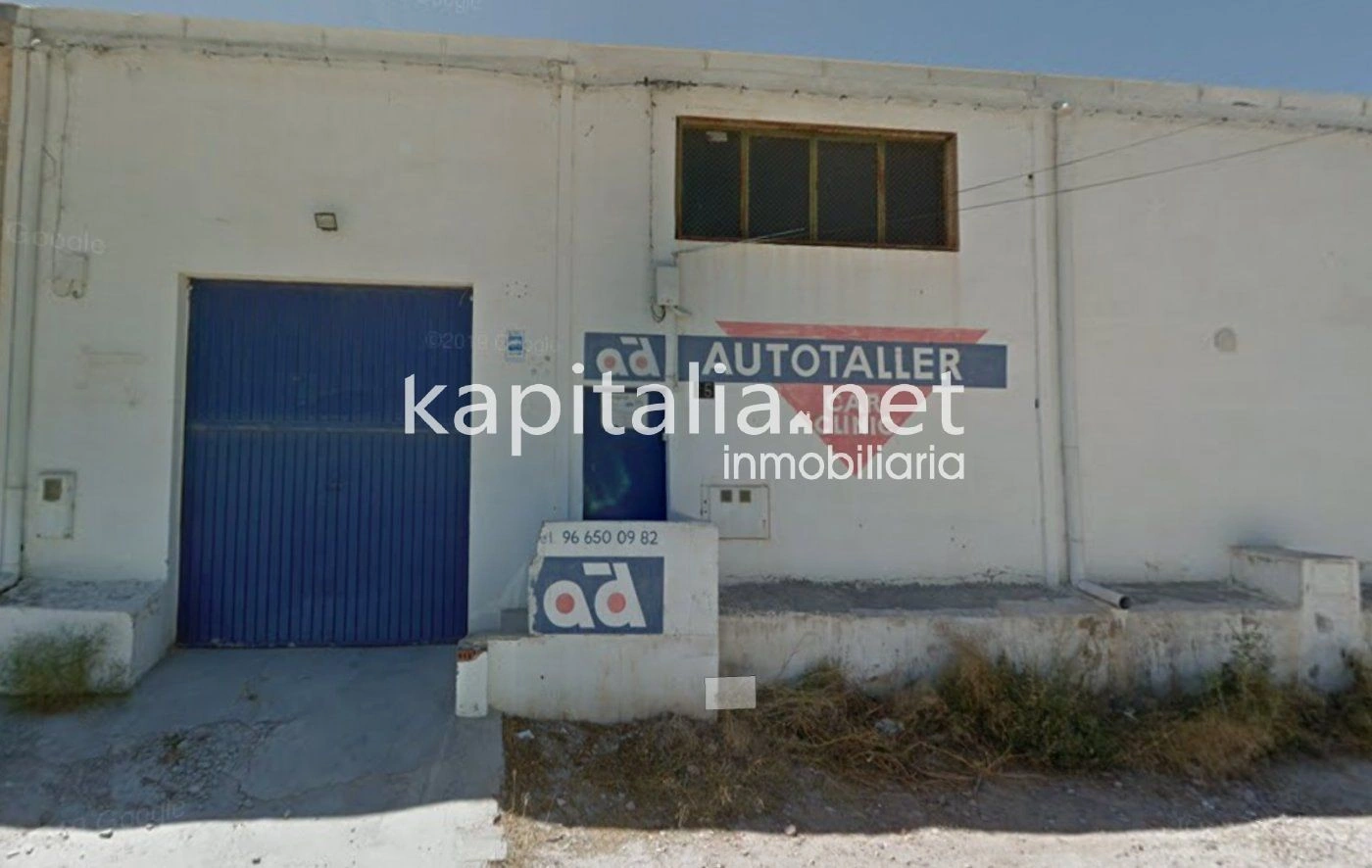 06825 - Nave industrial a la venta en Cocentaina.