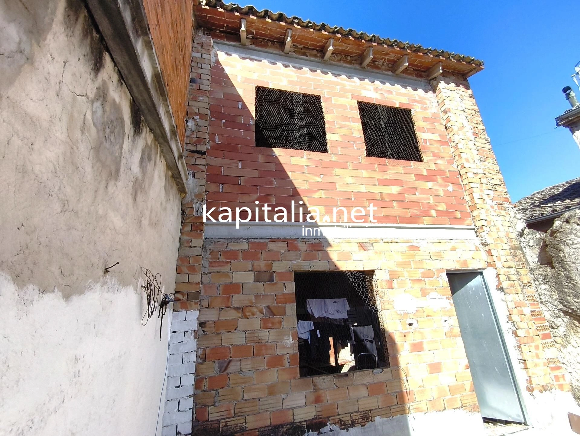 10391 - CASA A LA VENTA EN MURO DE ALCOY CON TRES PLANTAS PARA HACER REFORMAR