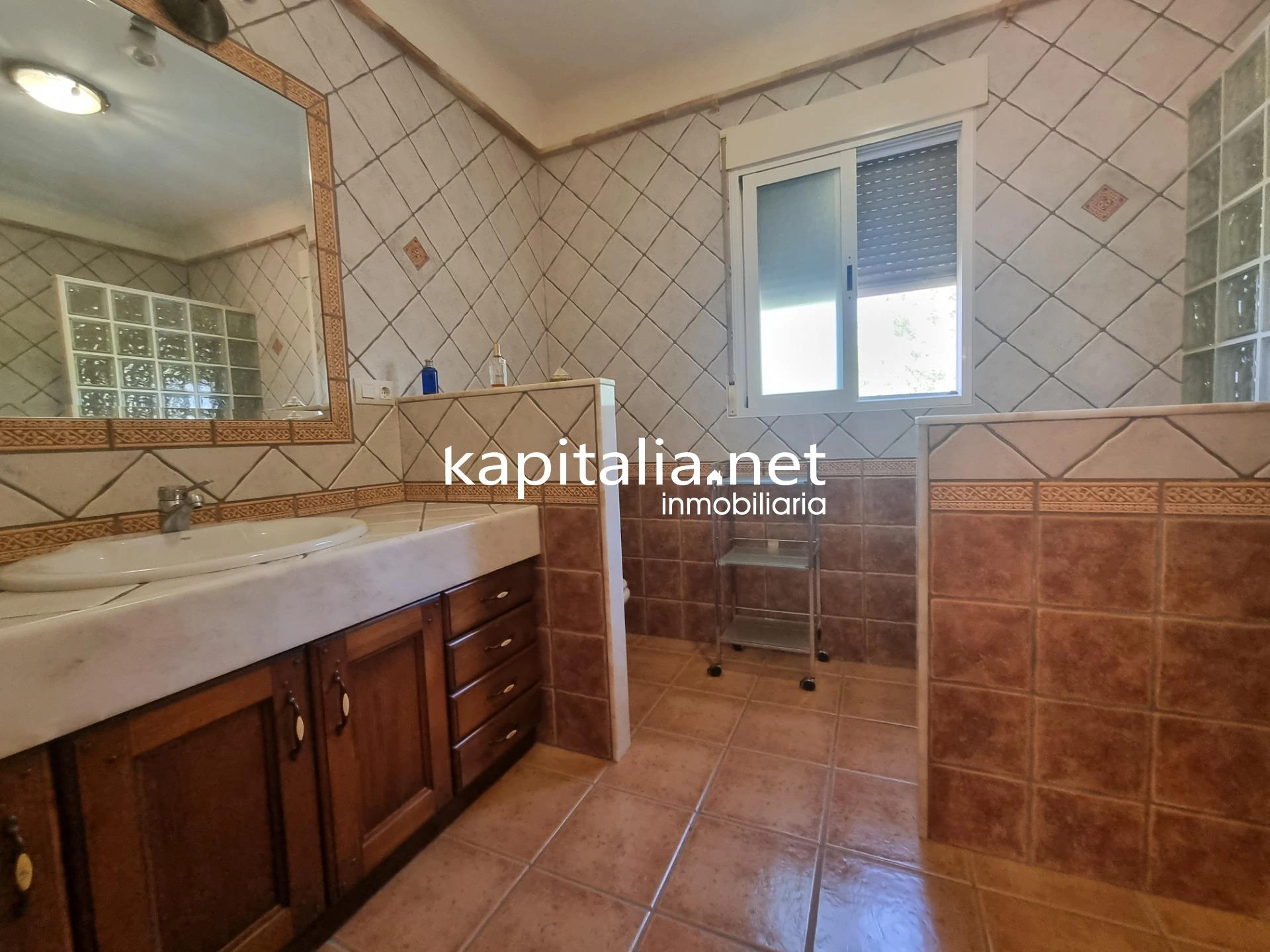 10050 - Chalet a la venta en Ontinyent.