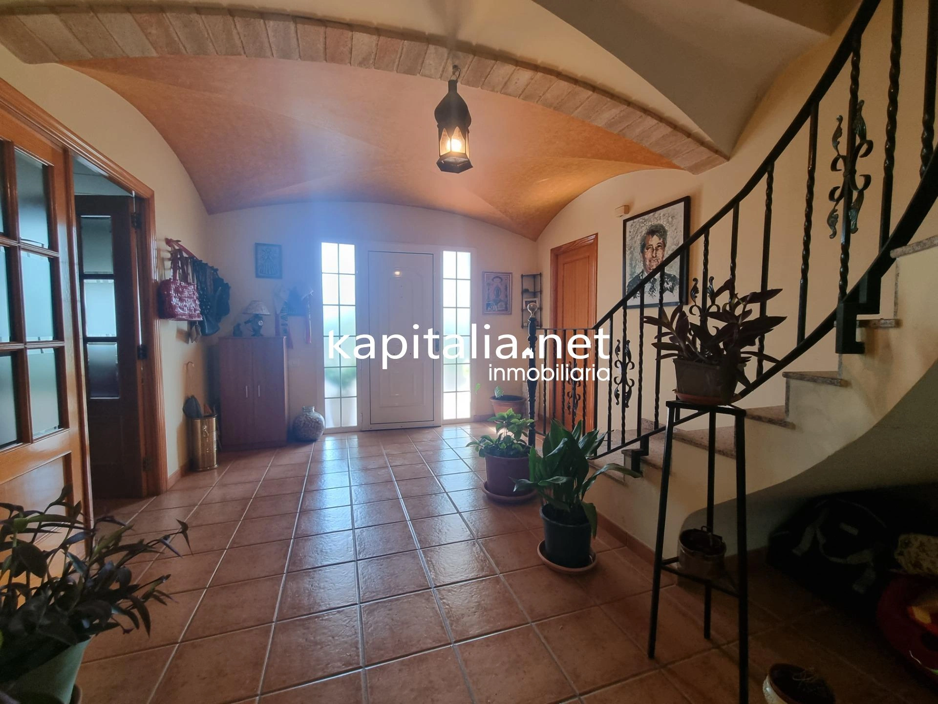 10050 - Chalet a la venta en Ontinyent.