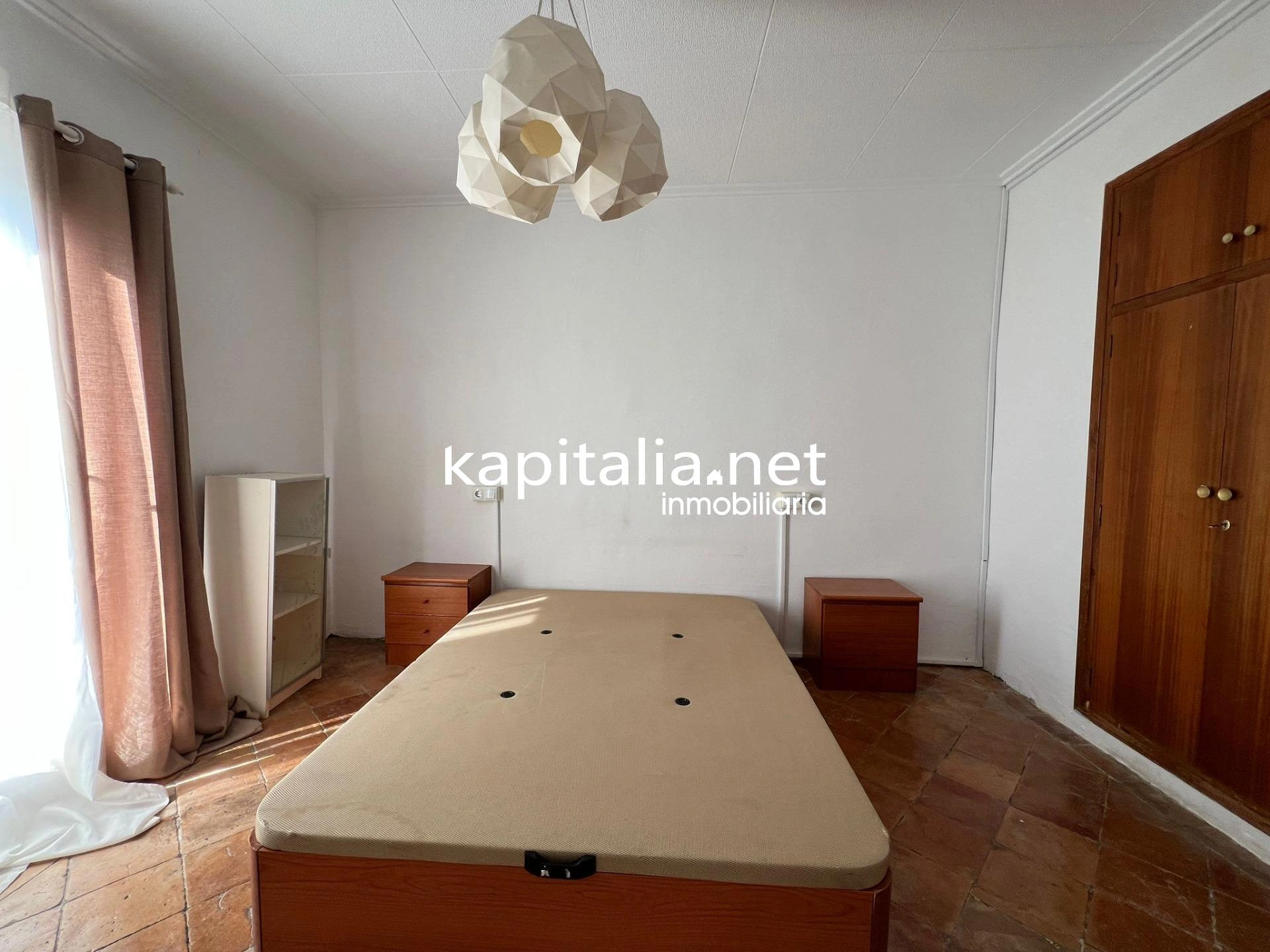 10406 - Fantástica casa a la venta en Ontinyent , zona de la Vila . En exclusividad .
