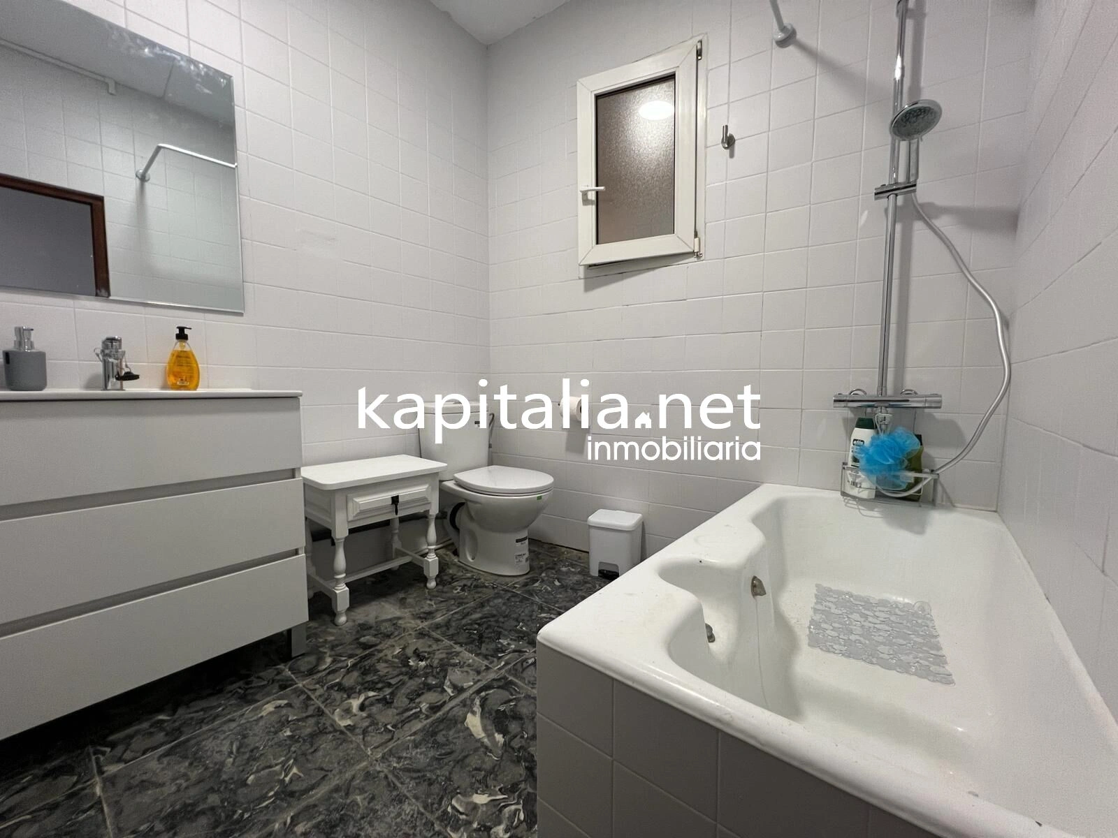 10406 - Fantástica casa a la venta en Ontinyent , zona de la Vila . En exclusividad .