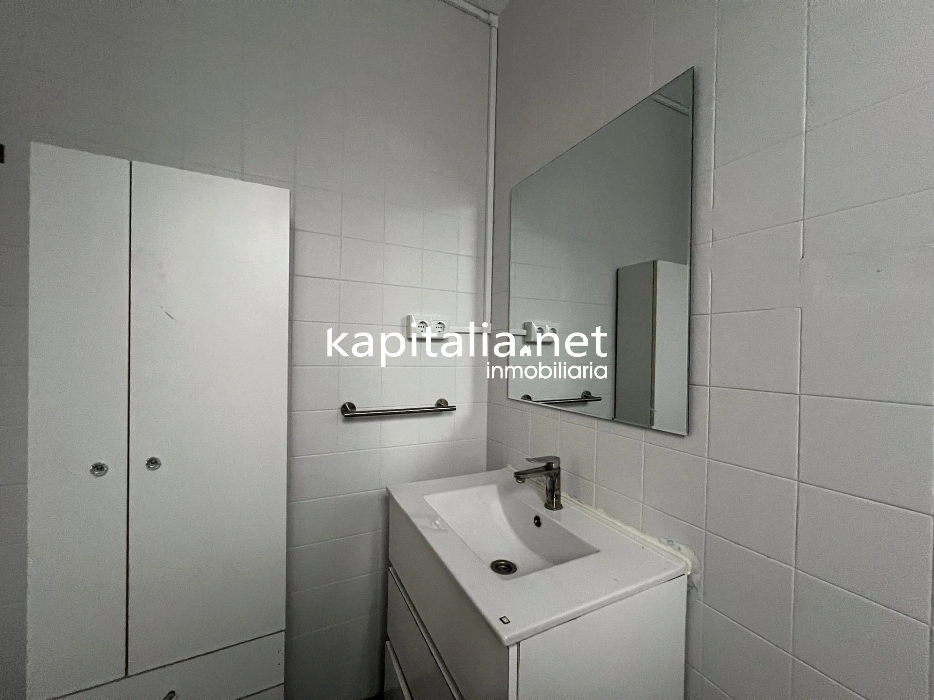 10406 - Fantástica casa a la venta en Ontinyent , zona de la Vila . En exclusividad .