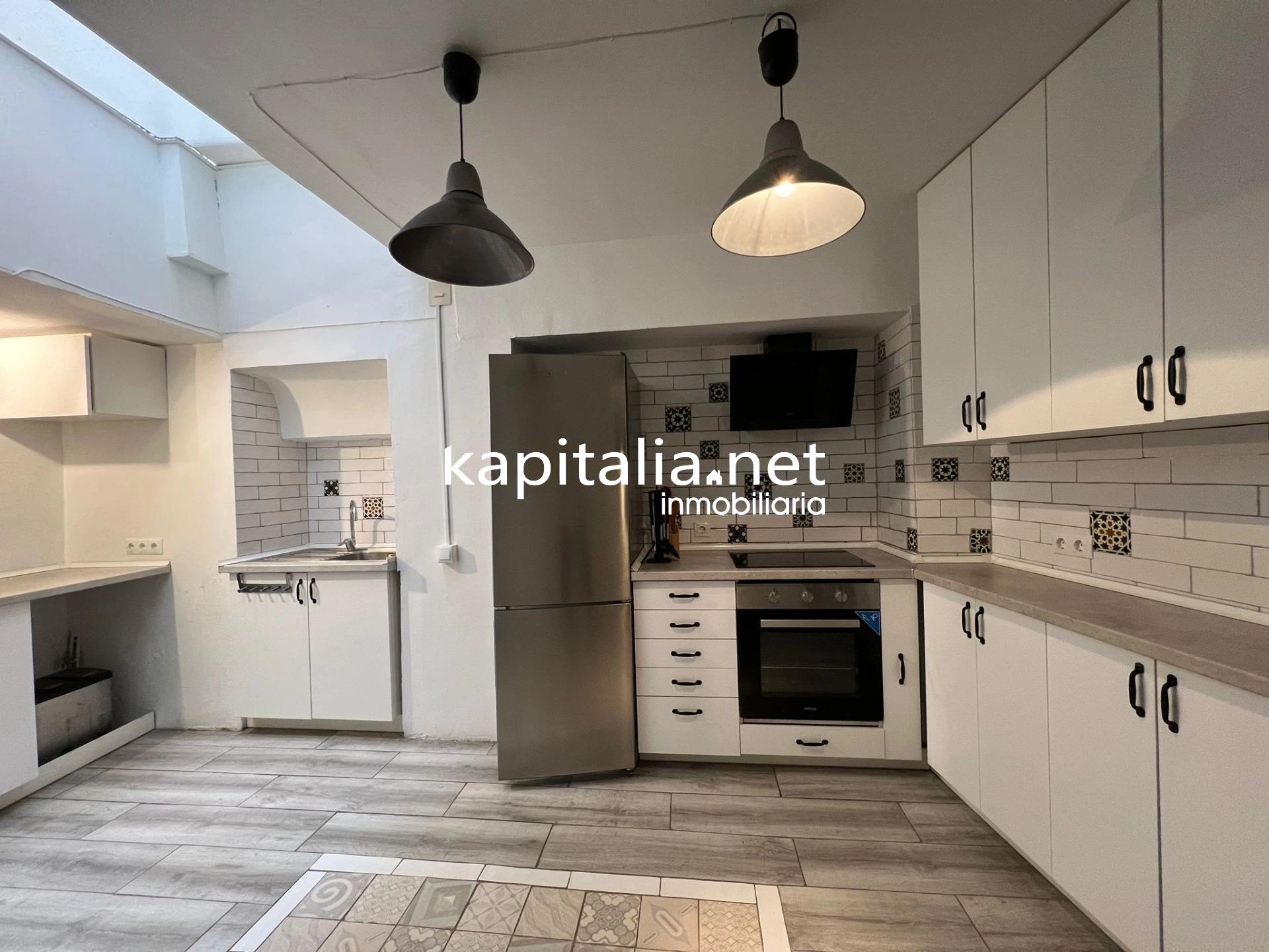 10406 - Fantástica casa a la venta en Ontinyent , zona de la Vila . En exclusividad .