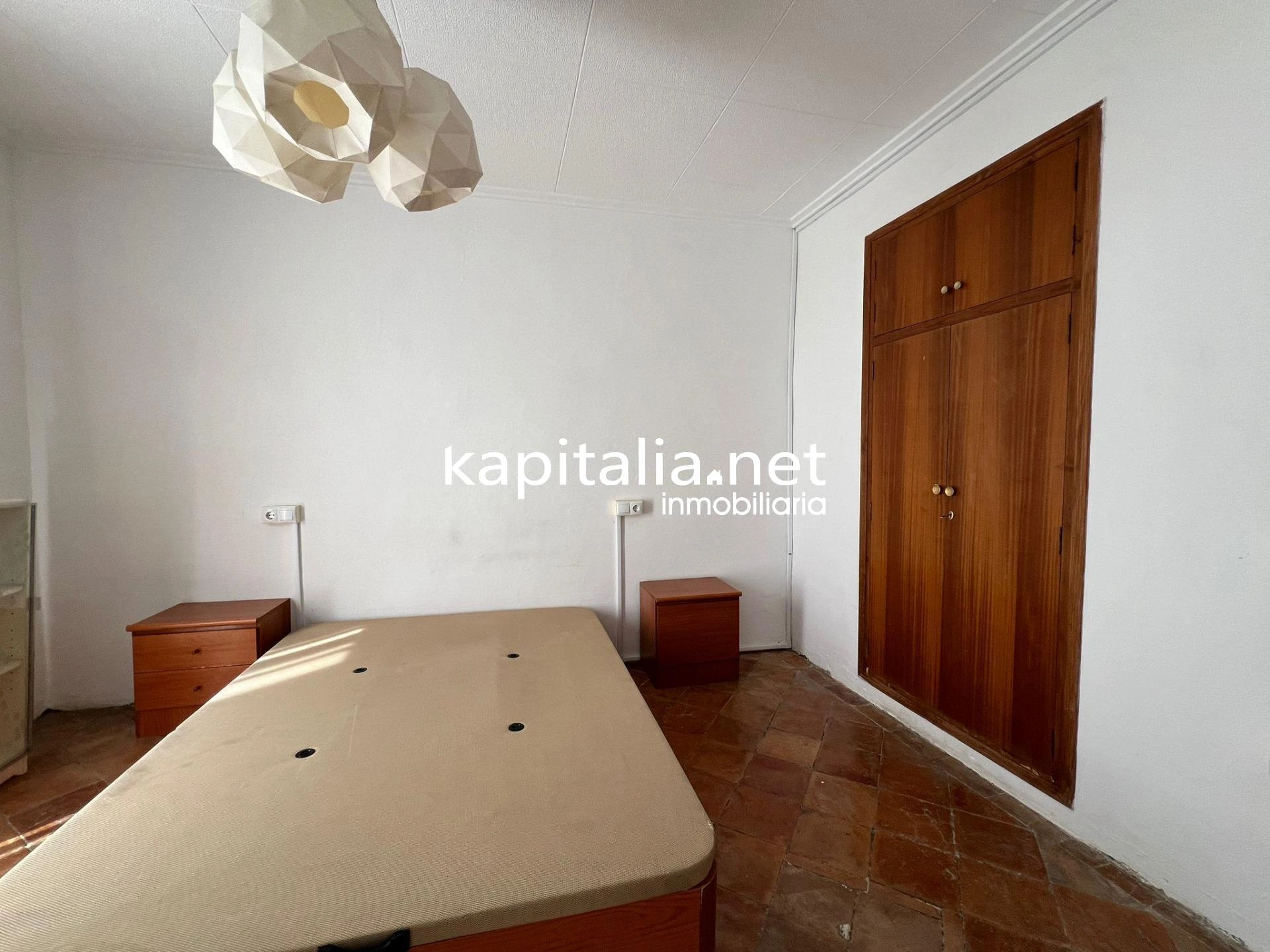 10406 - Fantástica casa a la venta en Ontinyent , zona de la Vila . En exclusividad .