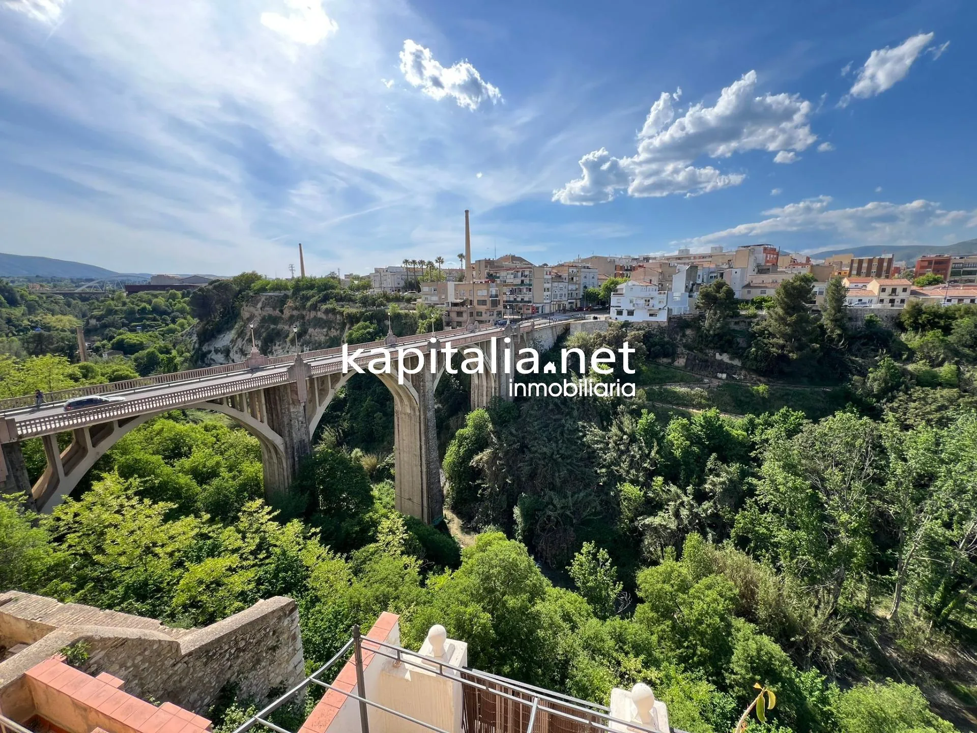 10406 - Fantástica casa a la venta en Ontinyent , zona de la Vila . En exclusividad .