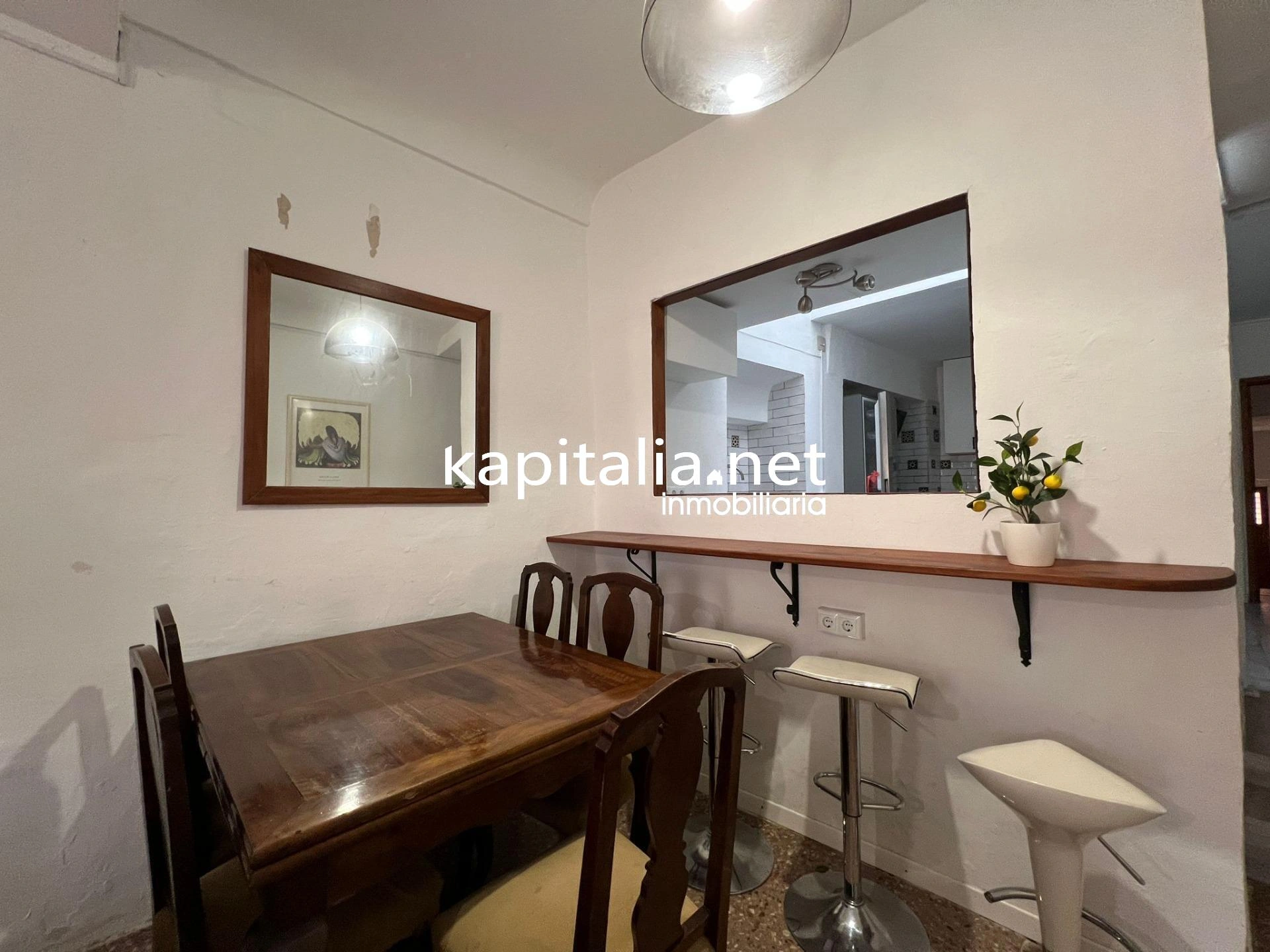 10406 - Fantástica casa a la venta en Ontinyent , zona de la Vila . En exclusividad .