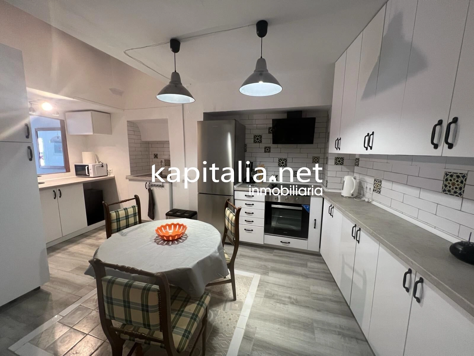 10406 - Fantástica casa a la venta en Ontinyent , zona de la Vila . En exclusividad .