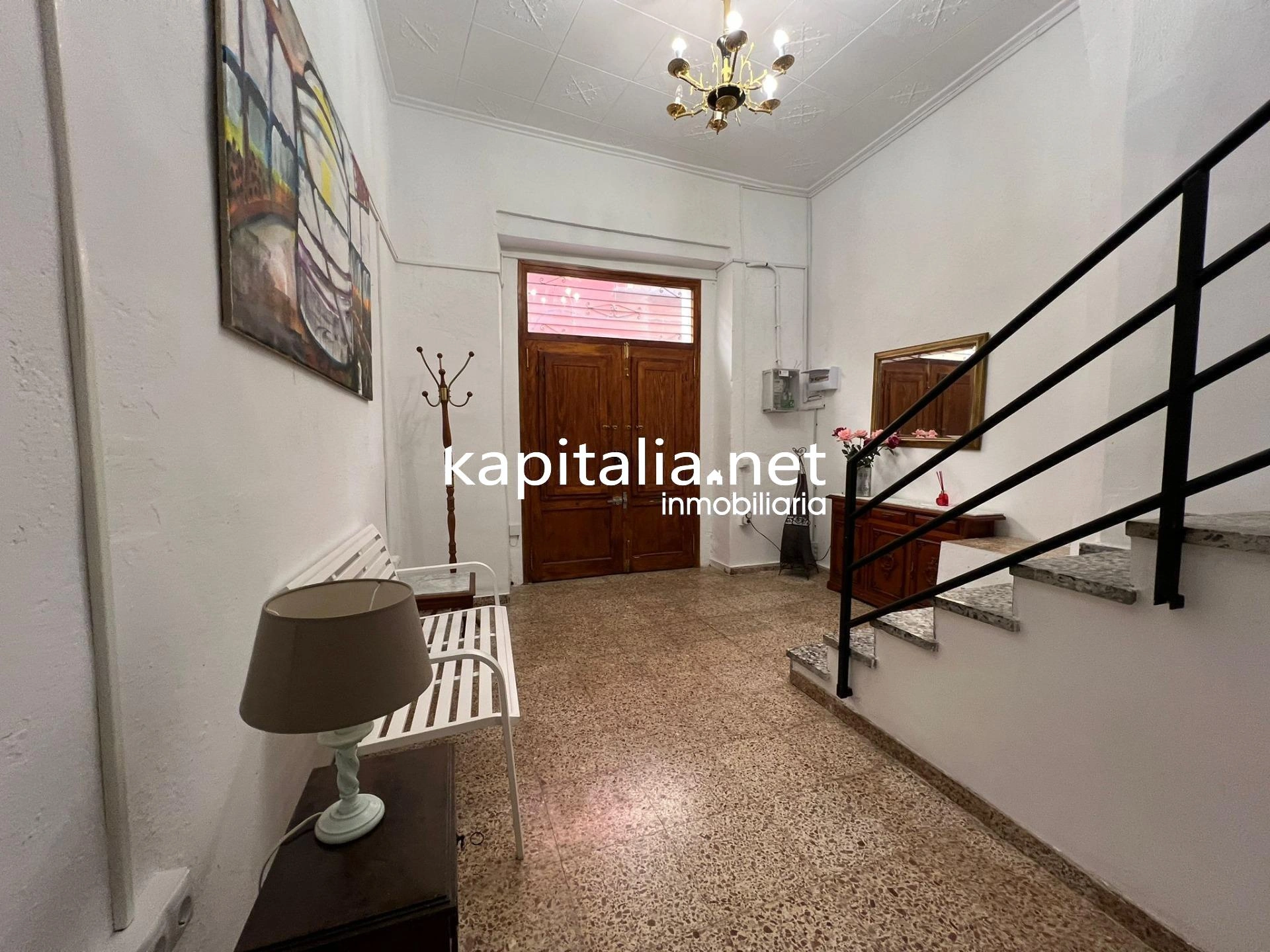 10406 - Fantástica casa a la venta en Ontinyent , zona de la Vila . En exclusividad .
