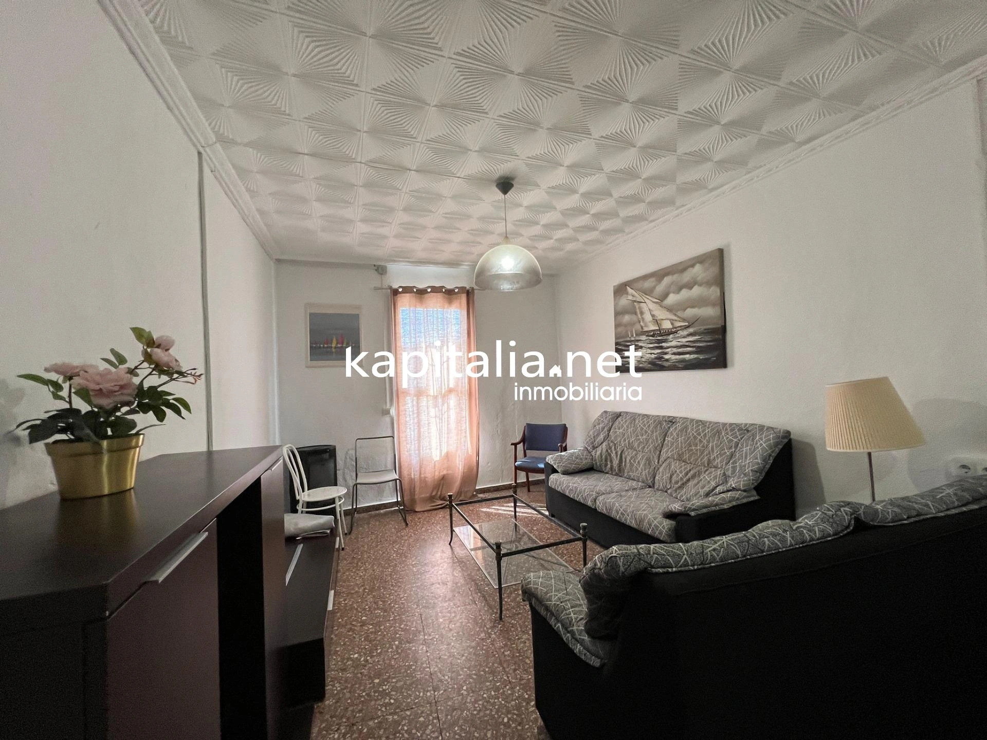 10406 - Fantástica casa a la venta en Ontinyent , zona de la Vila . En exclusividad .