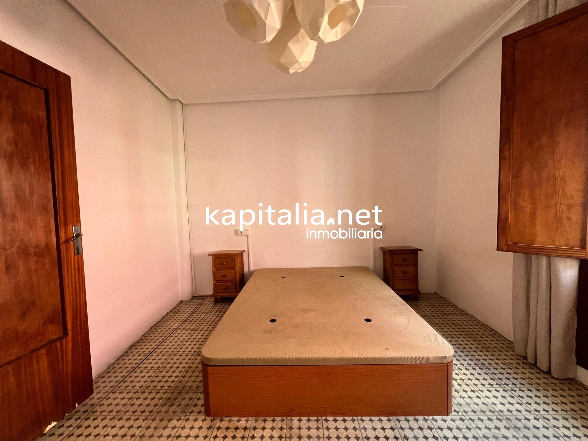 10406 - Fantástica casa a la venta en Ontinyent , zona de la Vila . En exclusividad .