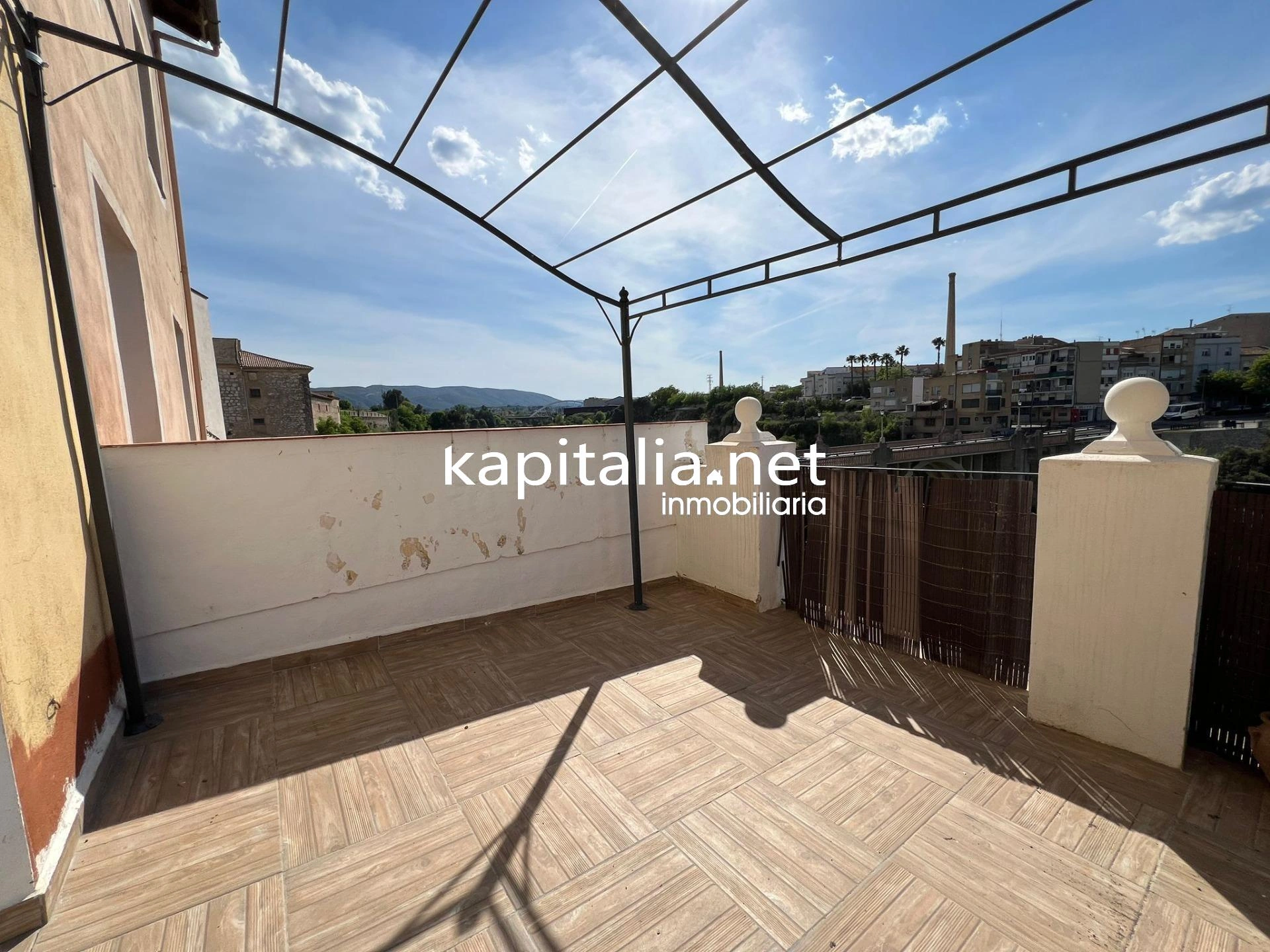 10406 - Fantástica casa a la venta en Ontinyent , zona de la Vila . En exclusividad .