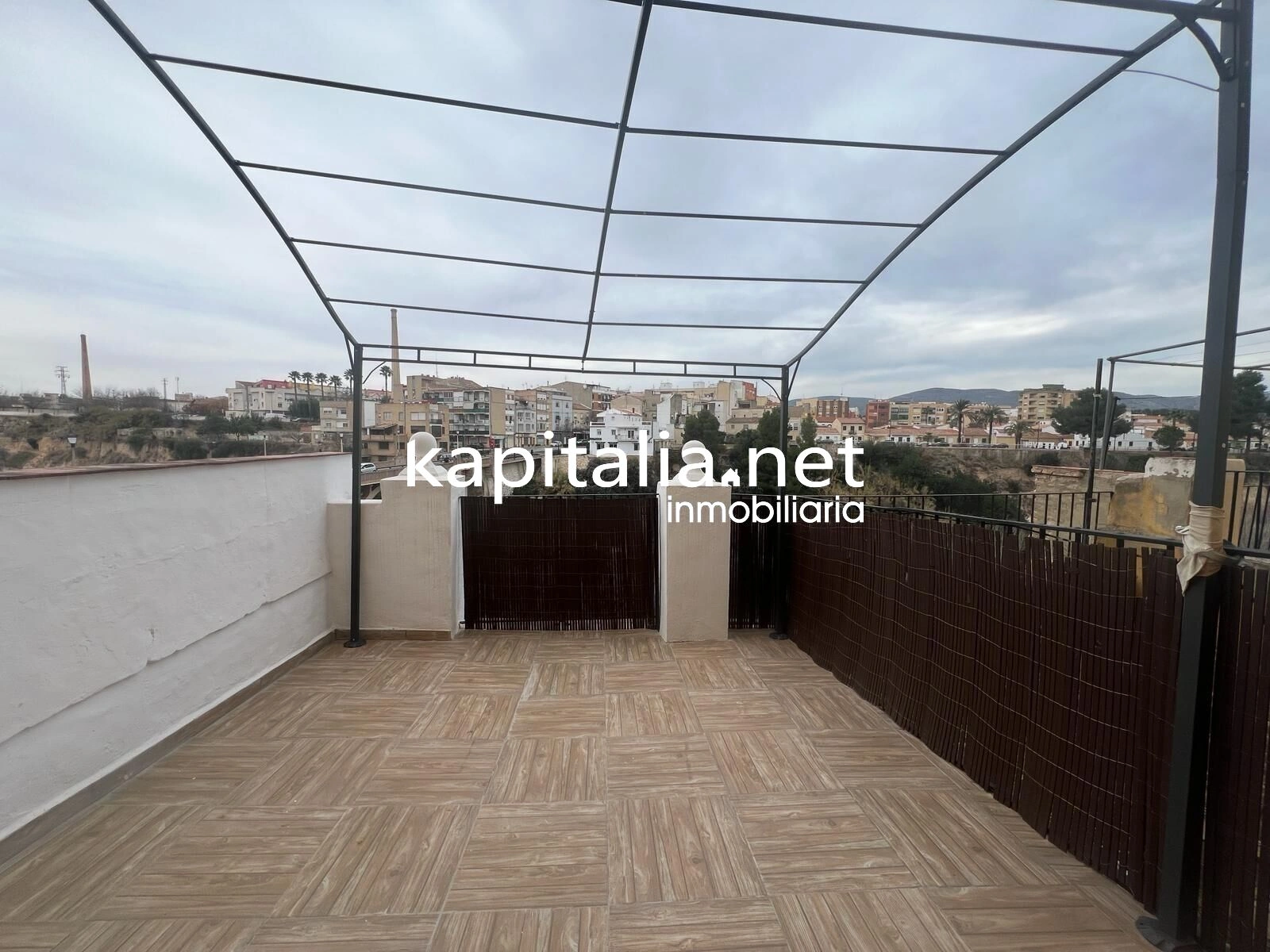10406 - Fantástica casa a la venta en Ontinyent , zona de la Vila . En exclusividad .