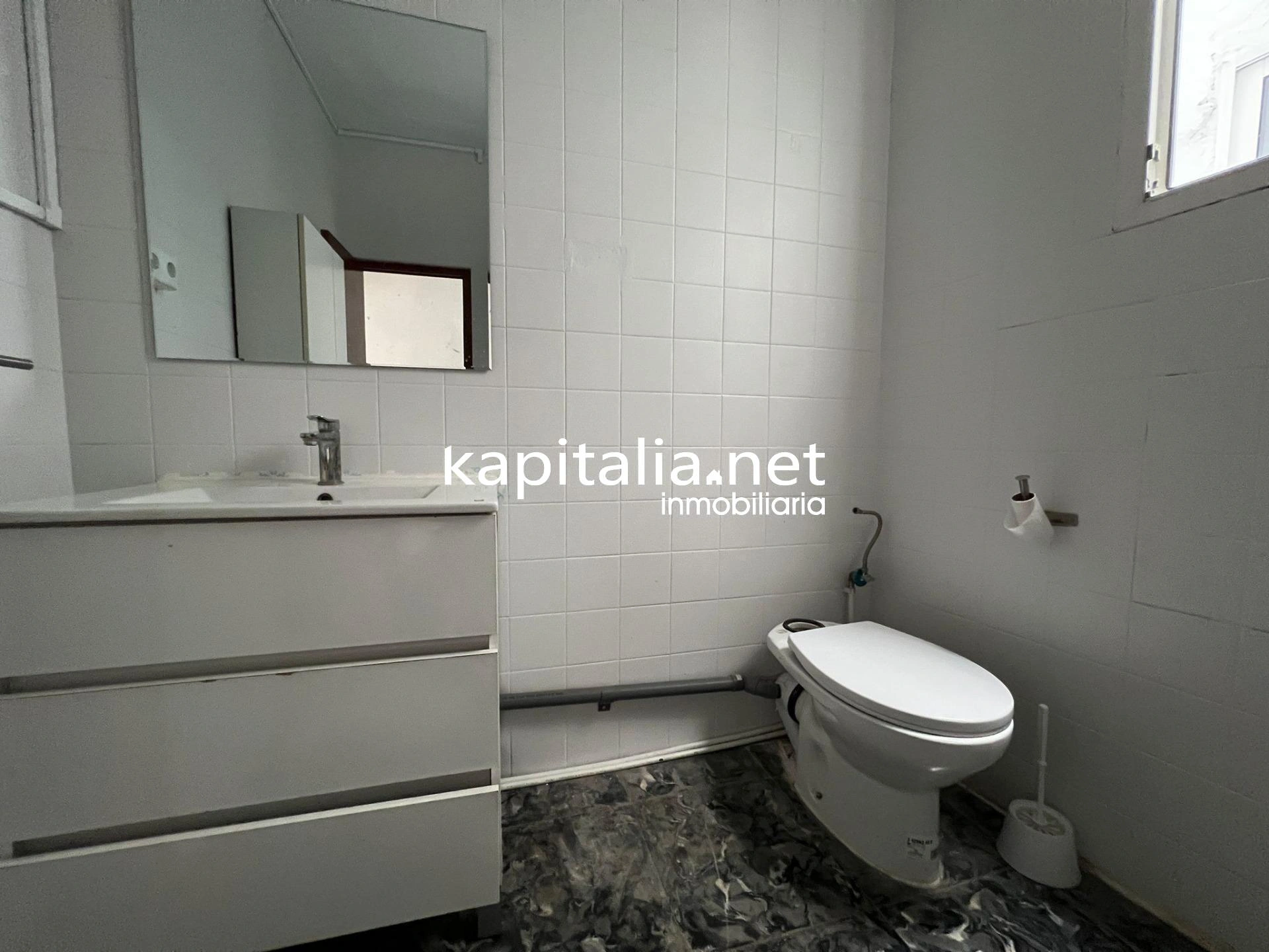 10406 - Fantástica casa a la venta en Ontinyent , zona de la Vila . En exclusividad .