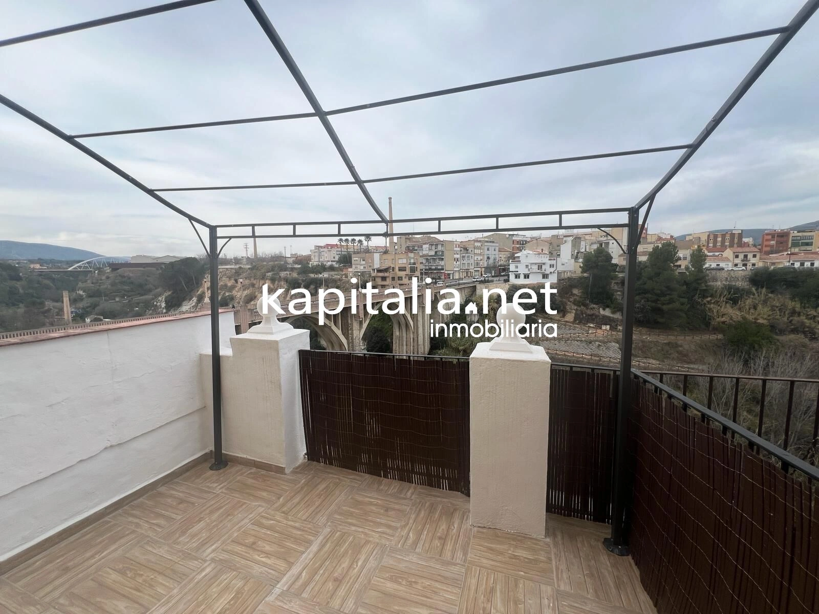 10406 - Fantástica casa a la venta en Ontinyent , zona de la Vila . En exclusividad .