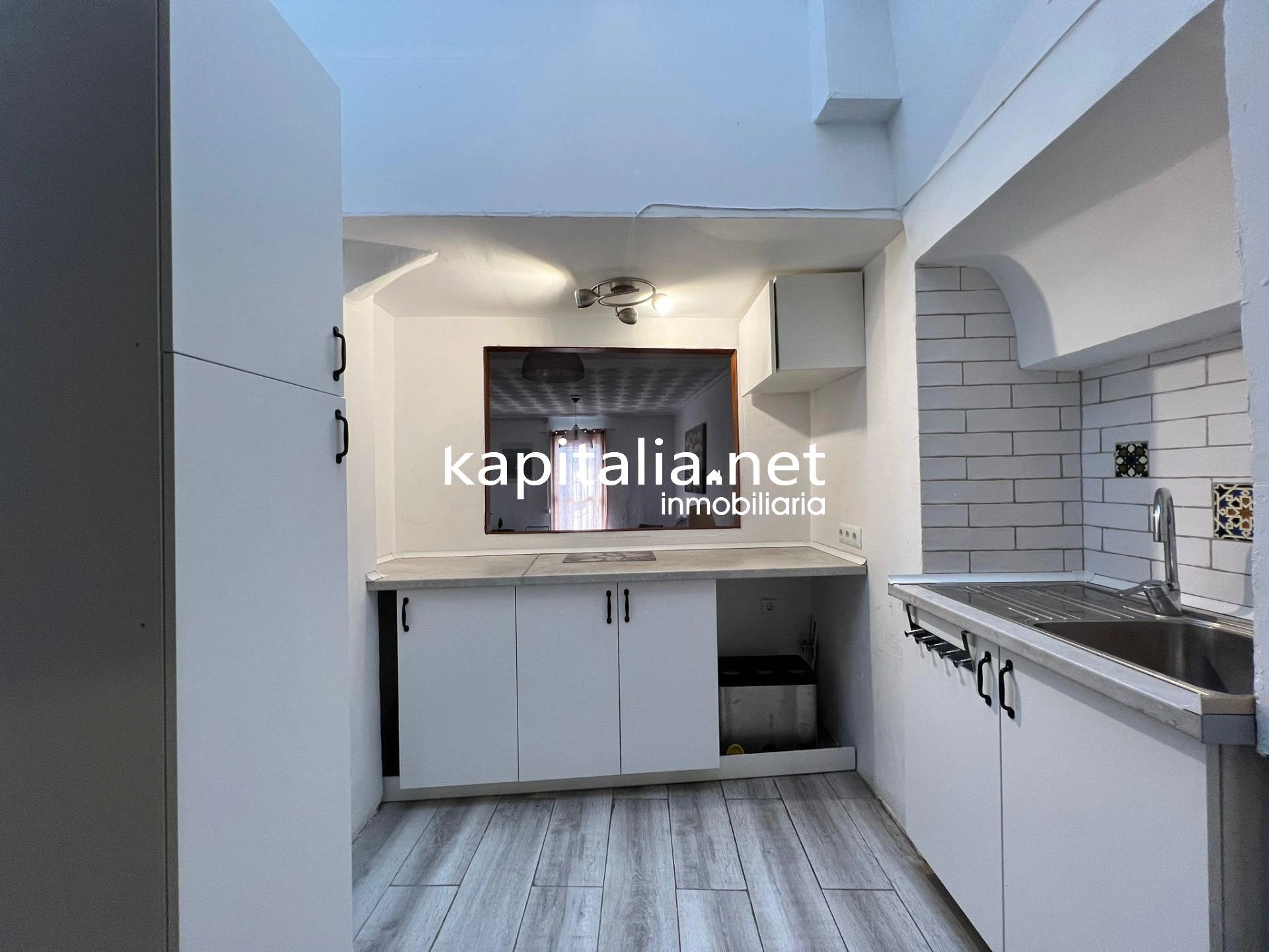 10406 - Fantástica casa a la venta en Ontinyent , zona de la Vila . En exclusividad .