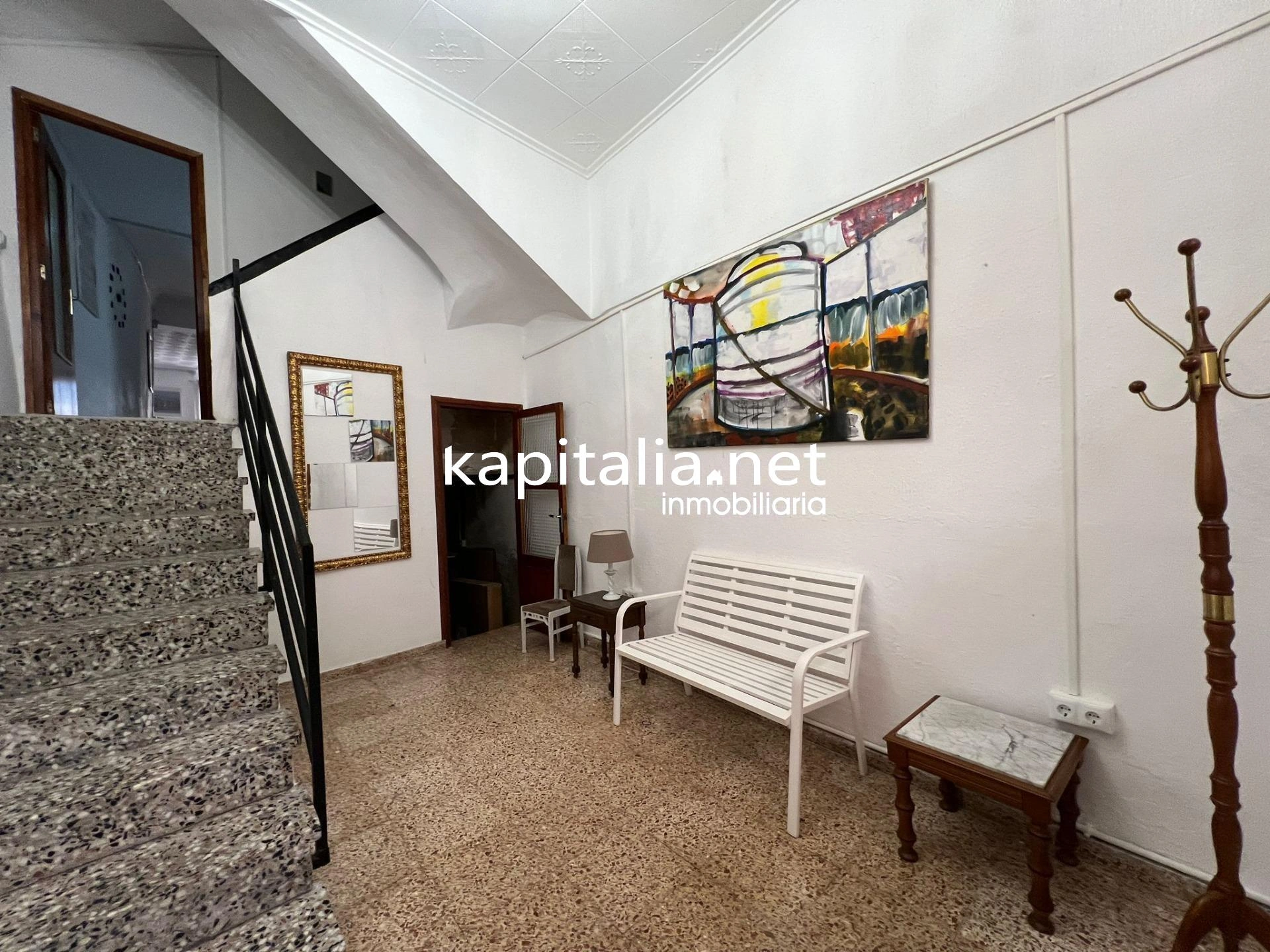 10406 - Fantástica casa a la venta en Ontinyent , zona de la Vila . En exclusividad .