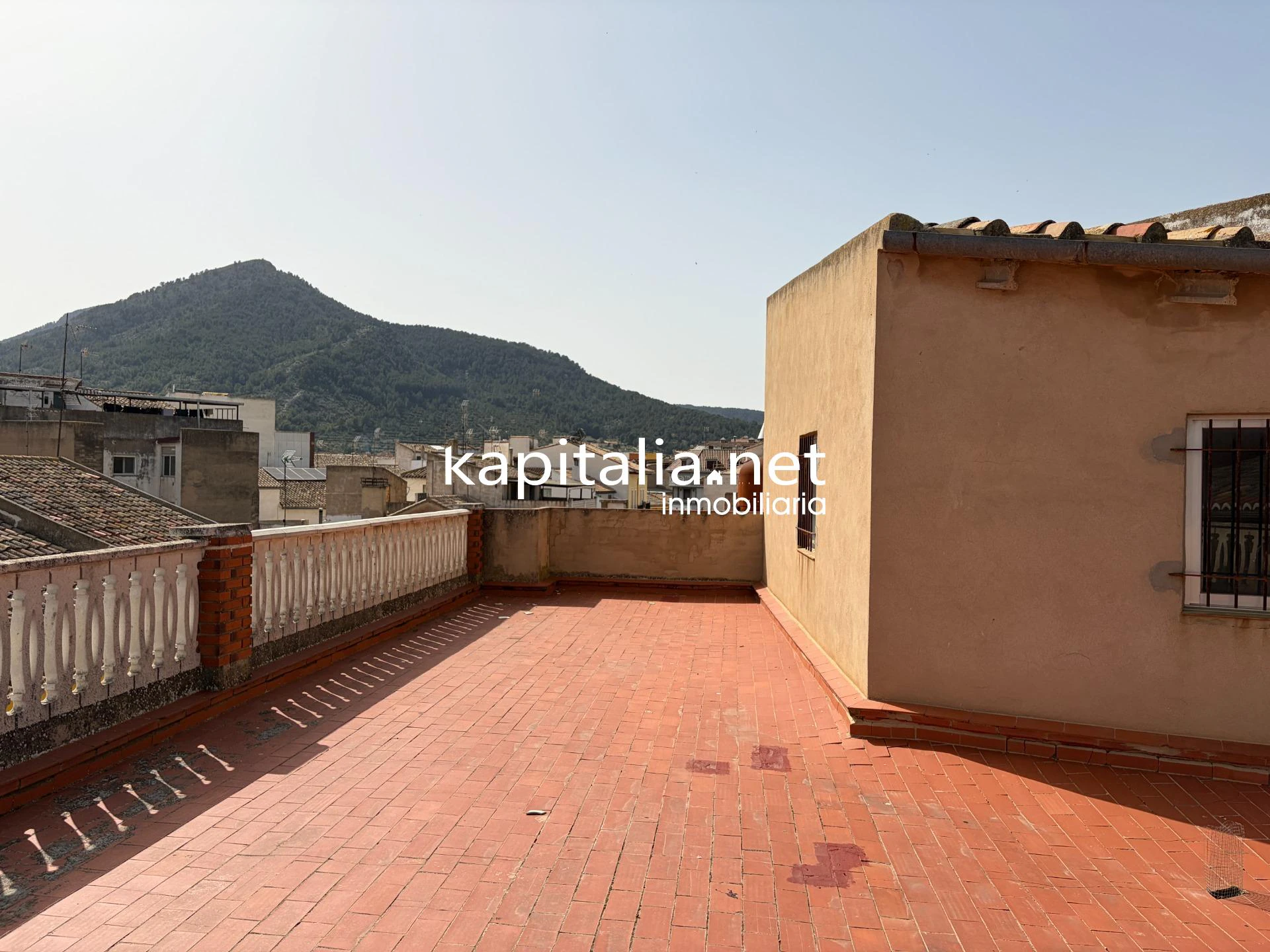 EDIFICIO EN EXCLUSIVA EN VENTA EN LA FONT DE LA FIGUERA.