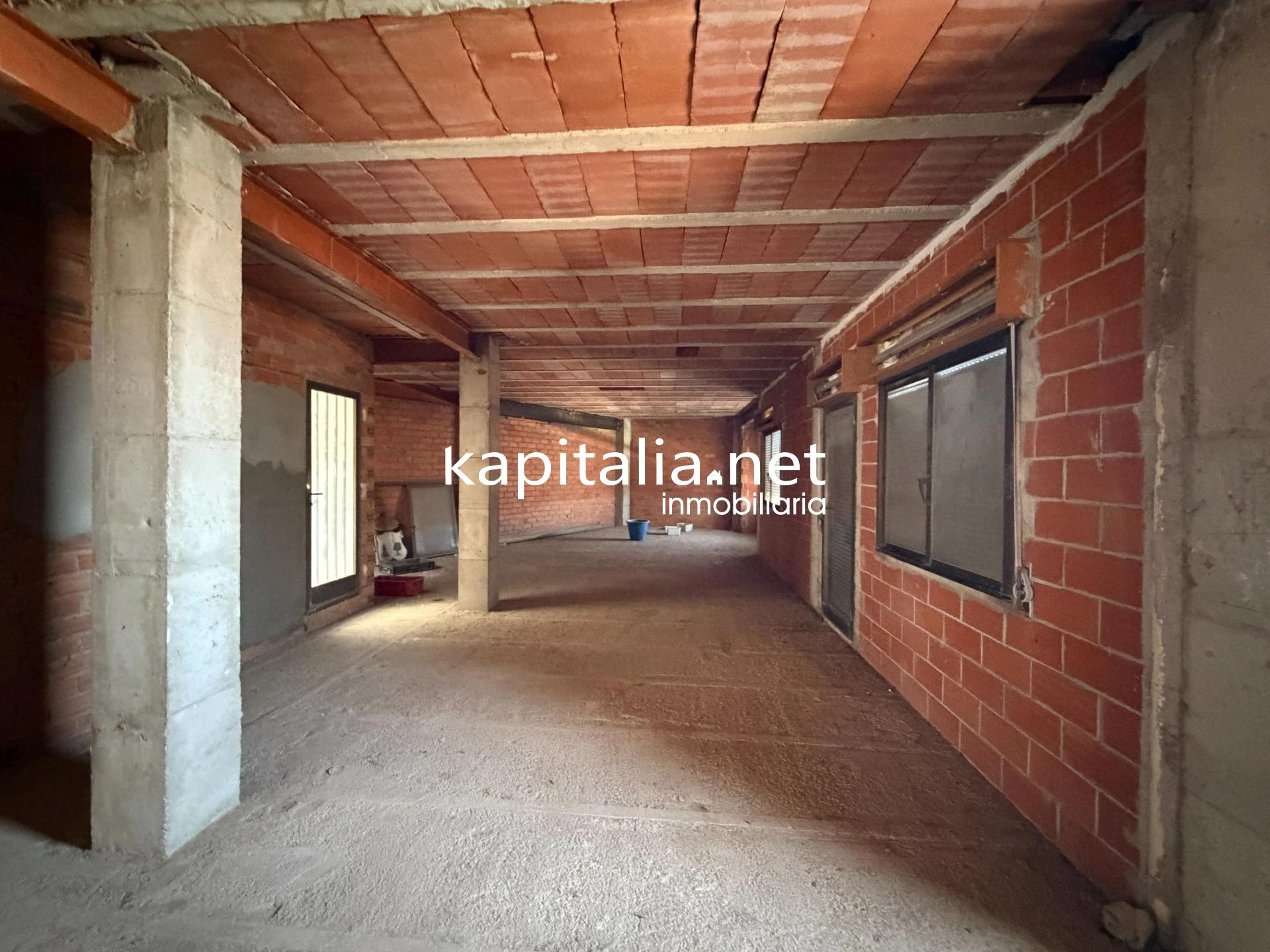 EDIFICIO EN EXCLUSIVA EN VENTA EN LA FONT DE LA FIGUERA.