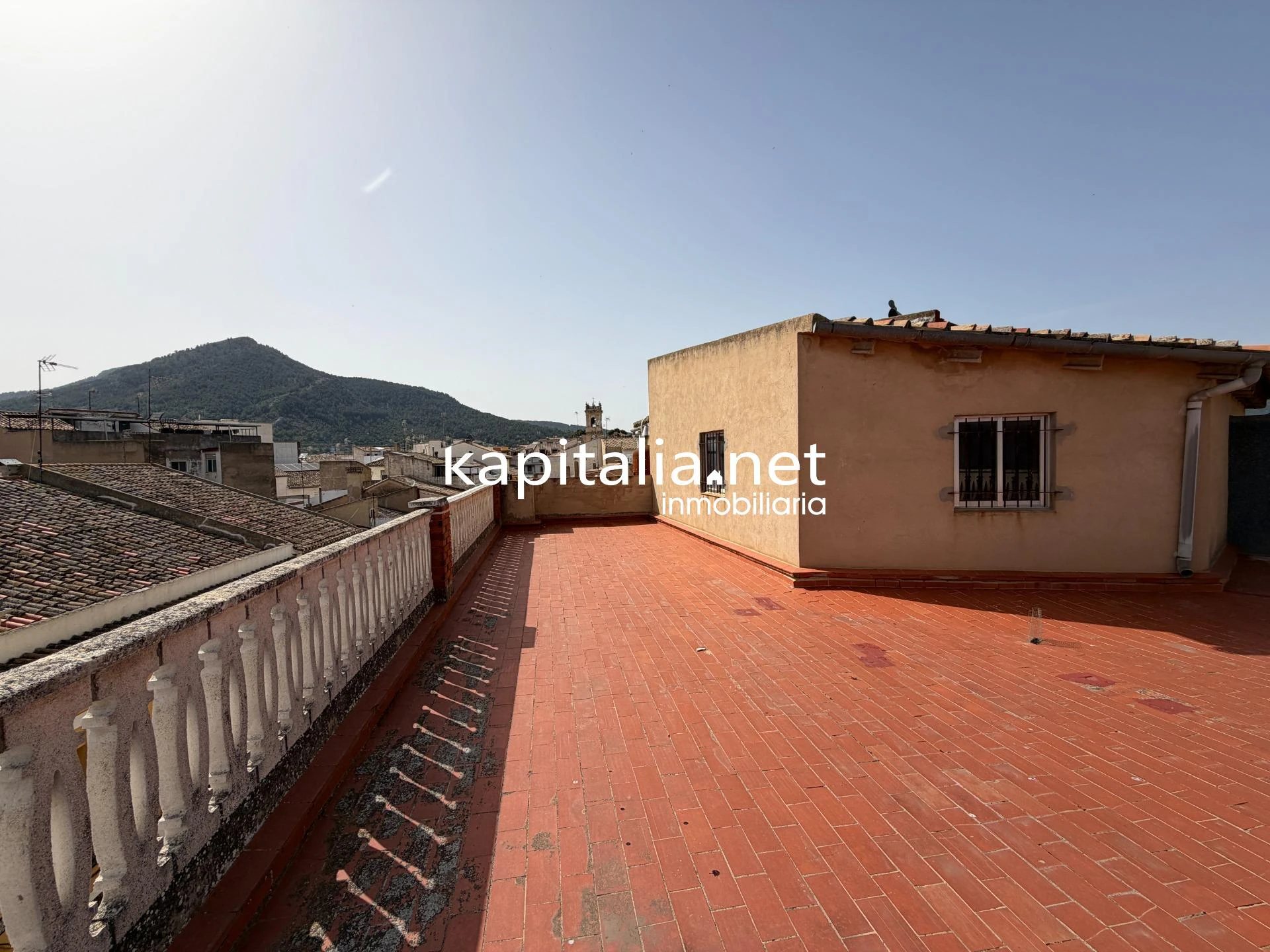 EDIFICIO EN EXCLUSIVA EN VENTA EN LA FONT DE LA FIGUERA.