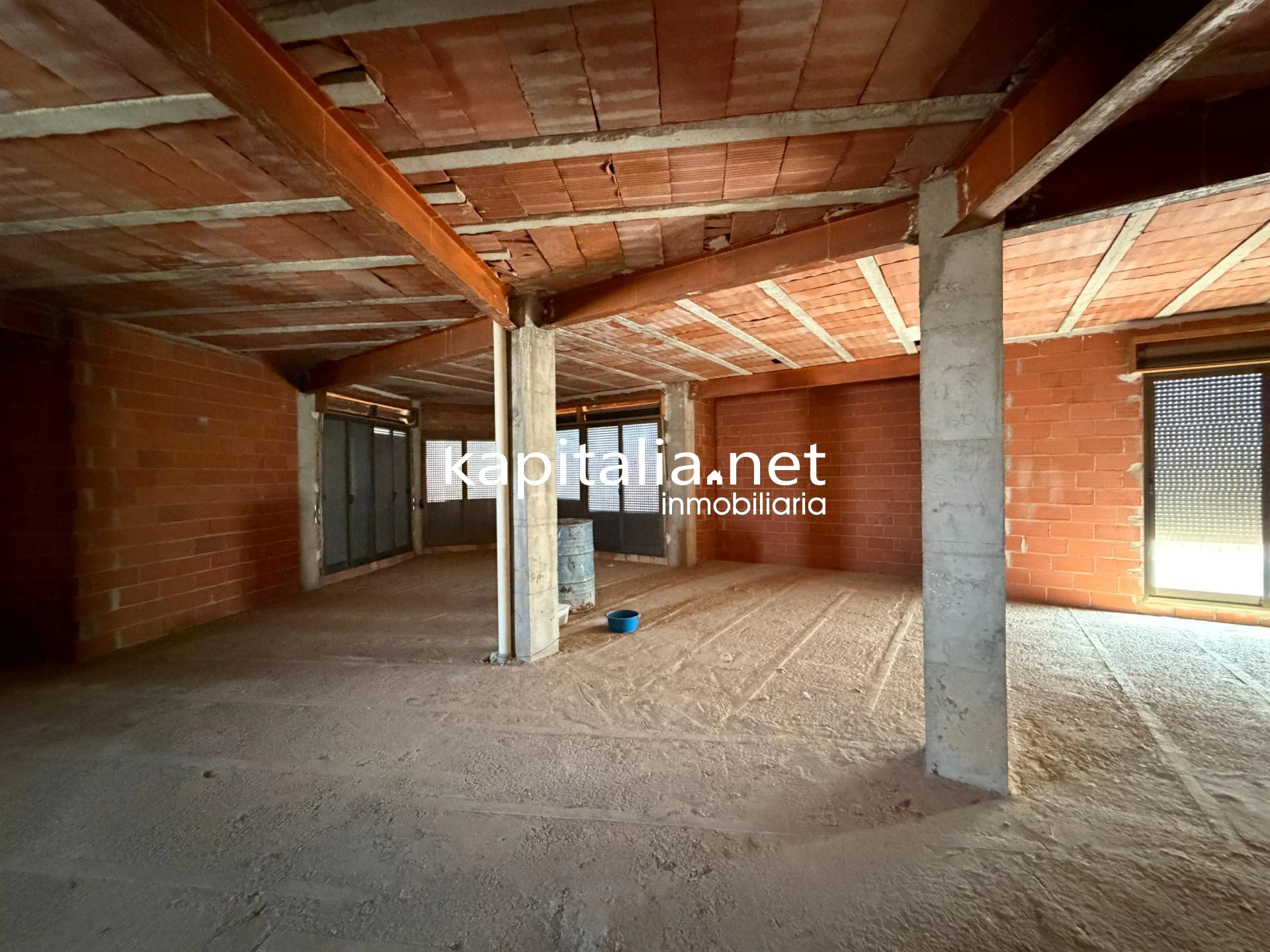 EDIFICIO EN EXCLUSIVA EN VENTA EN LA FONT DE LA FIGUERA.