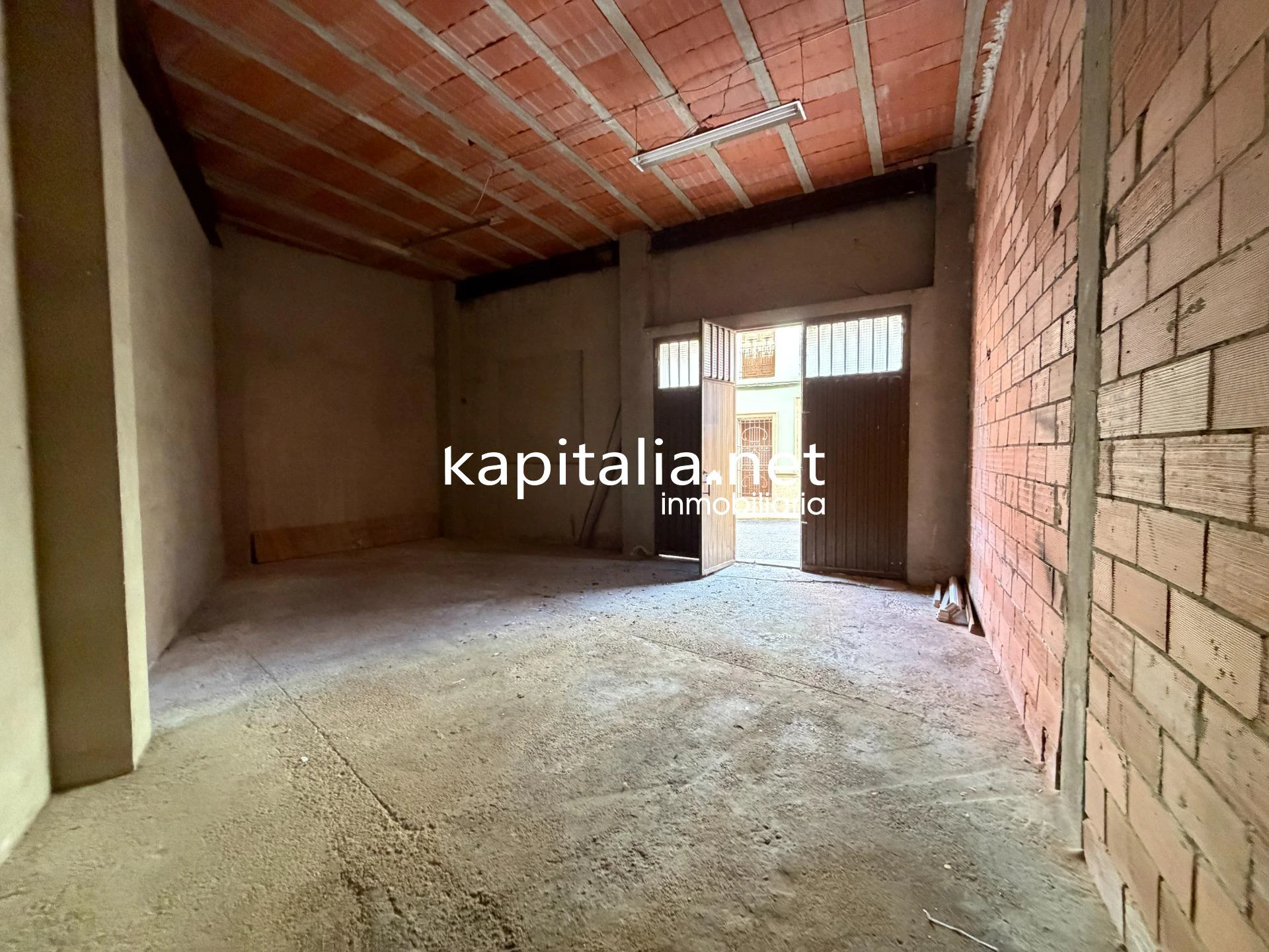 EDIFICIO EN EXCLUSIVA EN VENTA EN LA FONT DE LA FIGUERA.