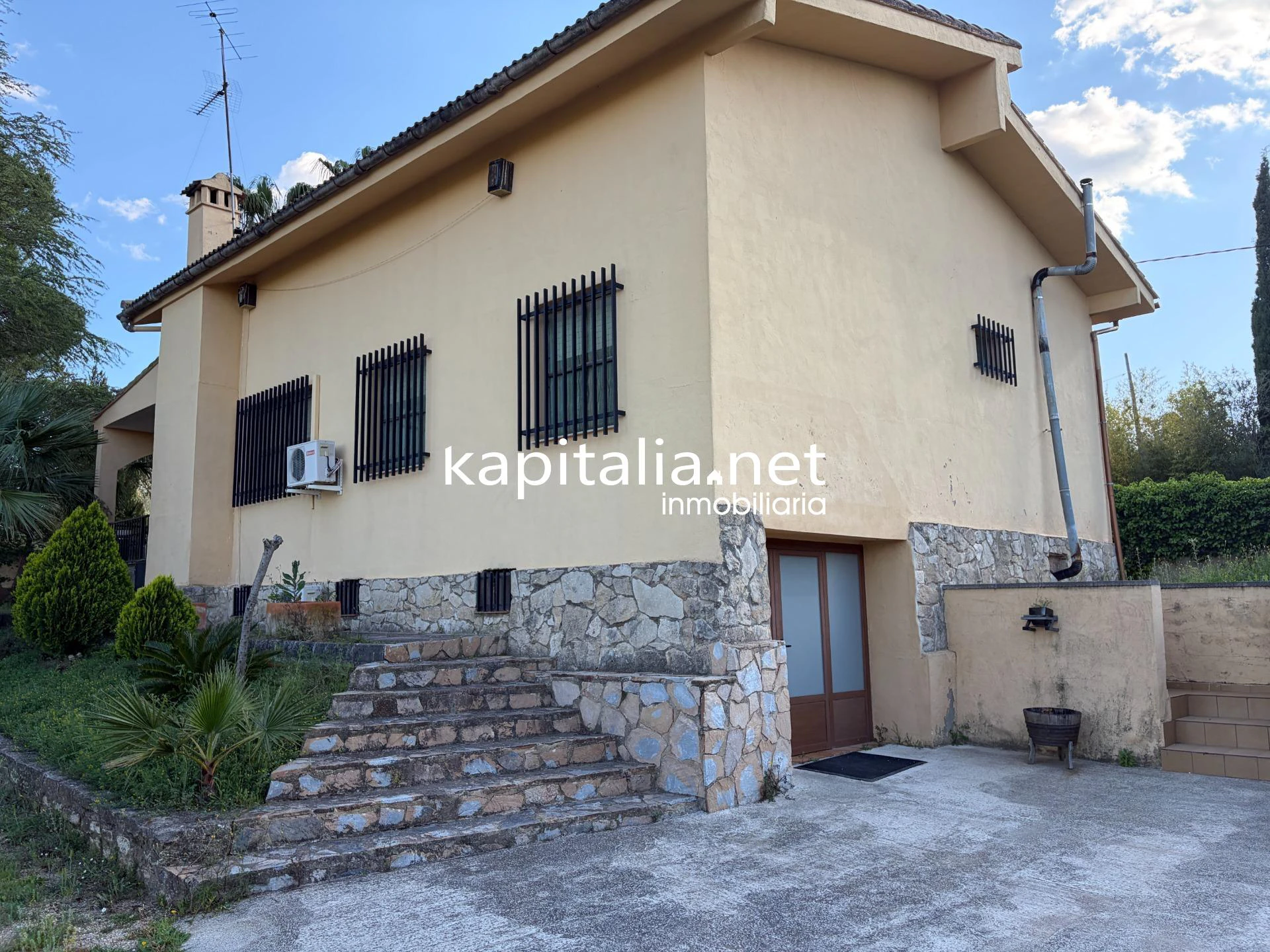 10408 - CHALET CON MAGNÍFICAS VISTAS EN EXCLUSIVA EN KAPITALIA!!