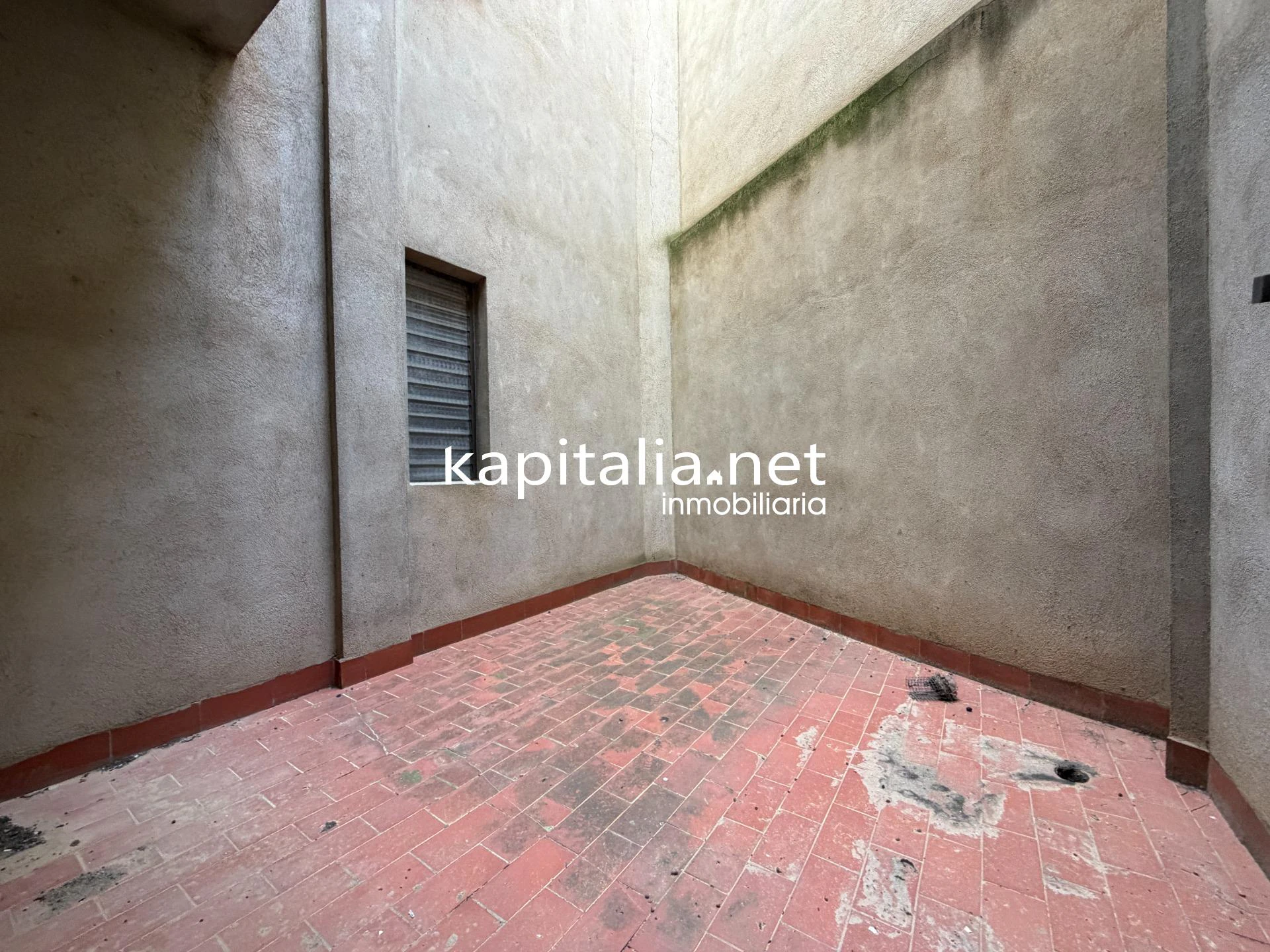 EDIFICIO EN EXCLUSIVA EN VENTA EN LA FONT DE LA FIGUERA.