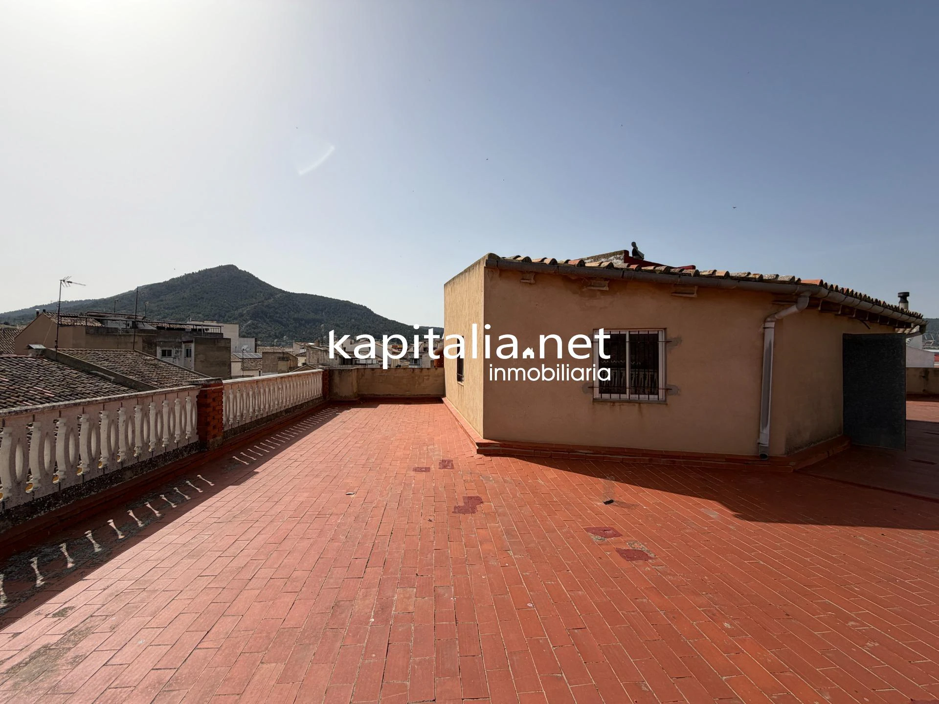 EDIFICIO EN EXCLUSIVA EN VENTA EN LA FONT DE LA FIGUERA.