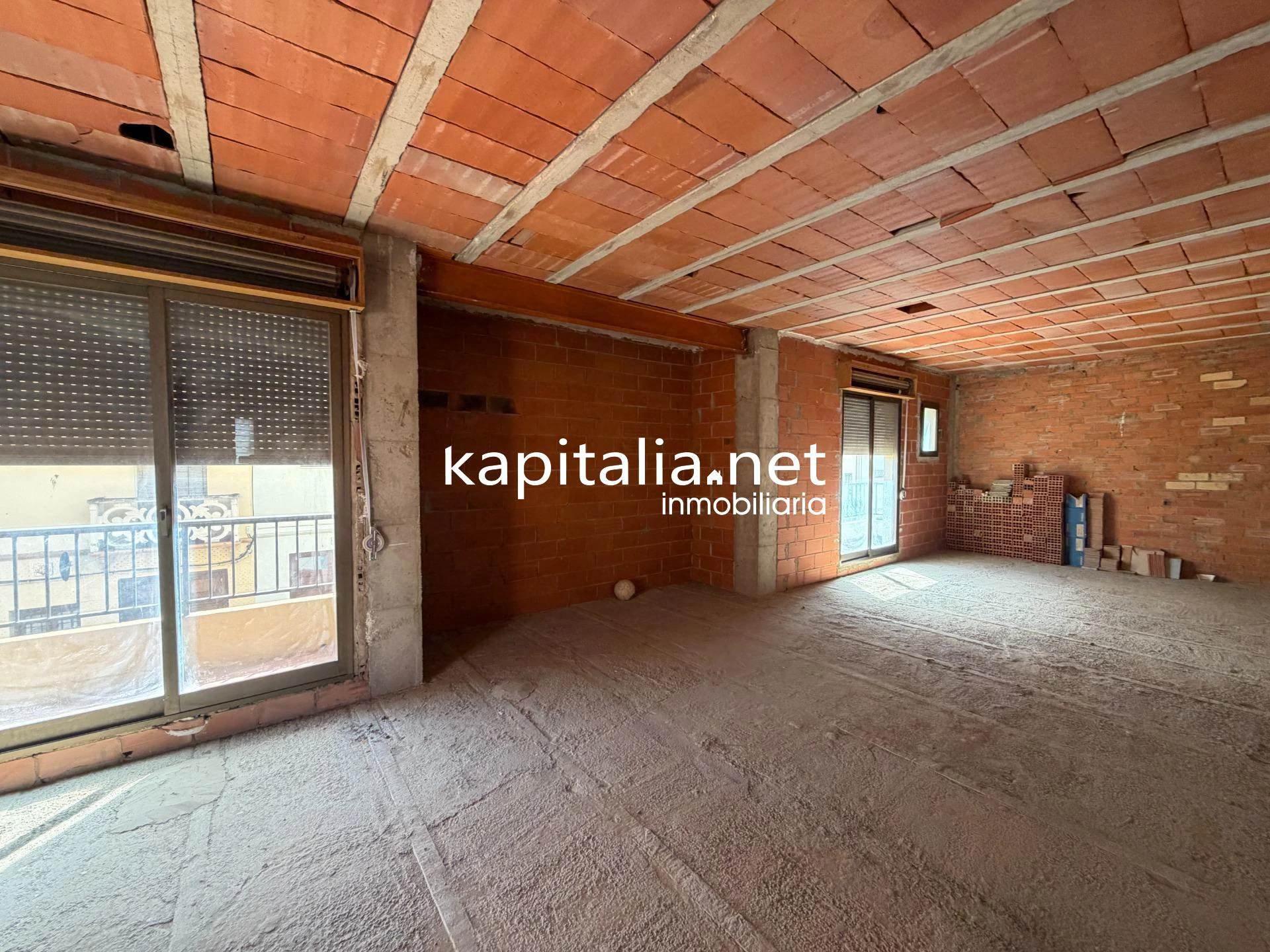 EDIFICIO EN EXCLUSIVA EN VENTA EN LA FONT DE LA FIGUERA.