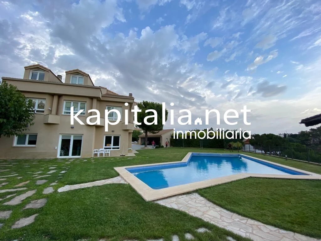 09494 - Espectacular chalet a la venta en Banyeres de Mariola (Alicante)