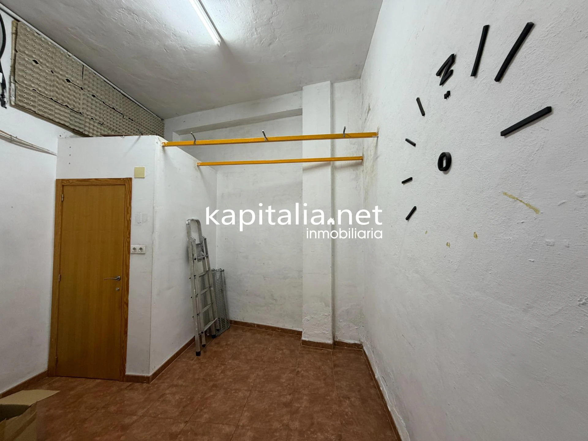 10427 - LOCAL EN EXCLUSIVA EN KAPITALIA EN PLENO CENTRO DE ONTINYENT.