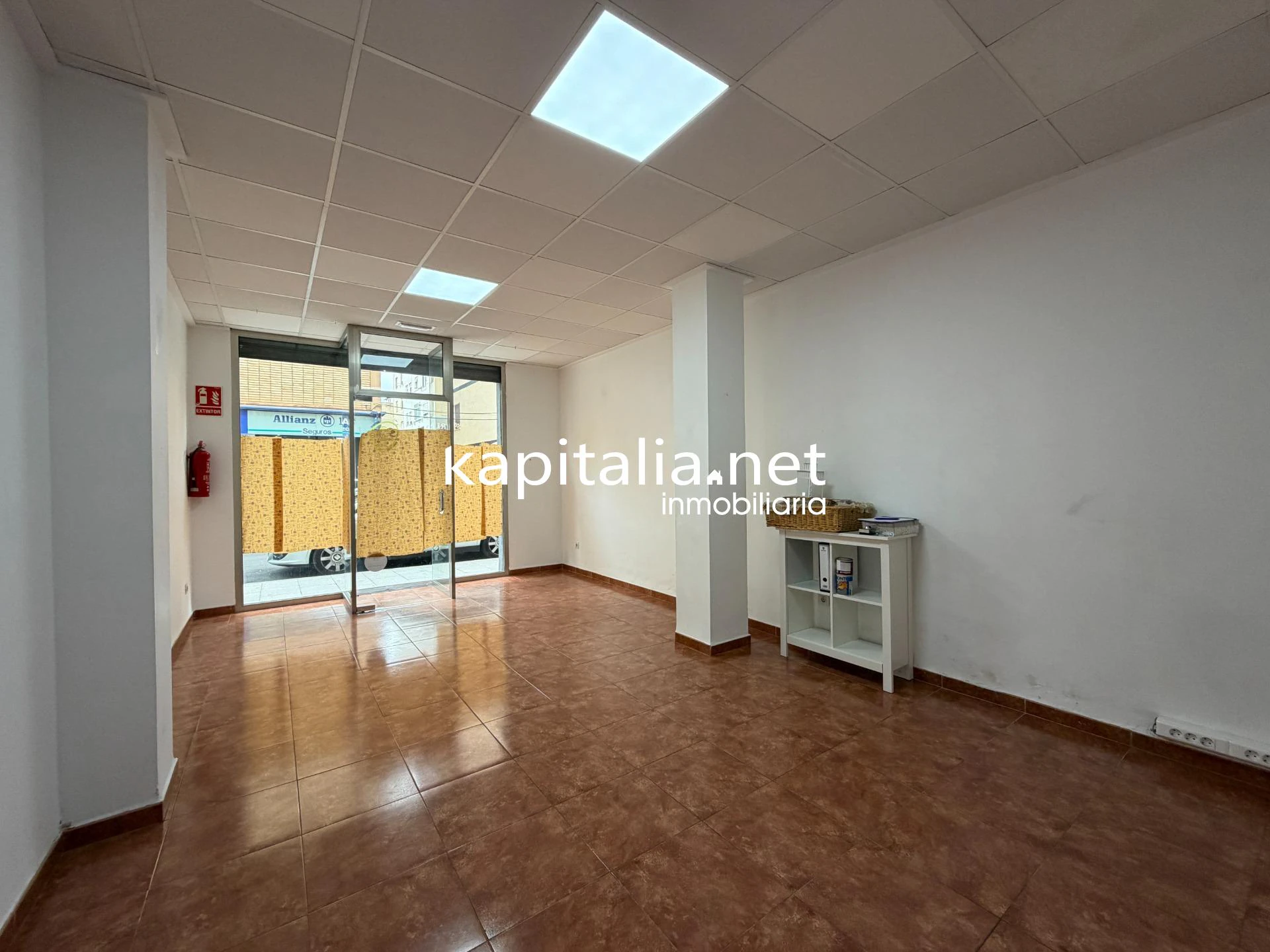 10427 - LOCAL EN EXCLUSIVA EN KAPITALIA EN PLENO CENTRO DE ONTINYENT.