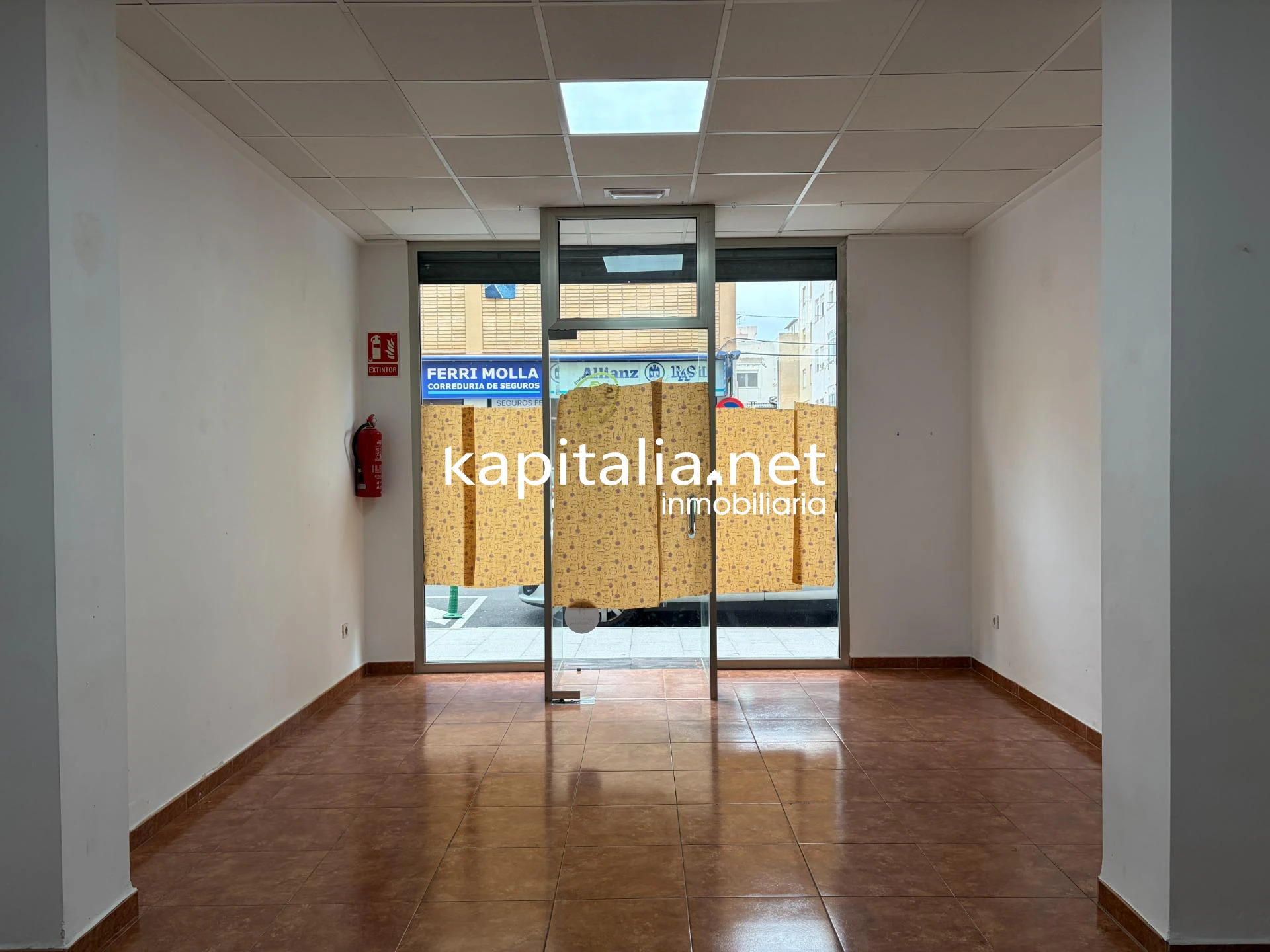 10427 - LOCAL EN EXCLUSIVA EN KAPITALIA EN PLENO CENTRO DE ONTINYENT.