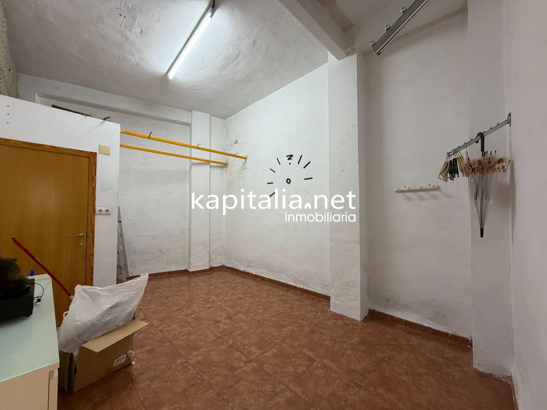 10427 - LOCAL EN EXCLUSIVA EN KAPITALIA EN PLENO CENTRO DE ONTINYENT.