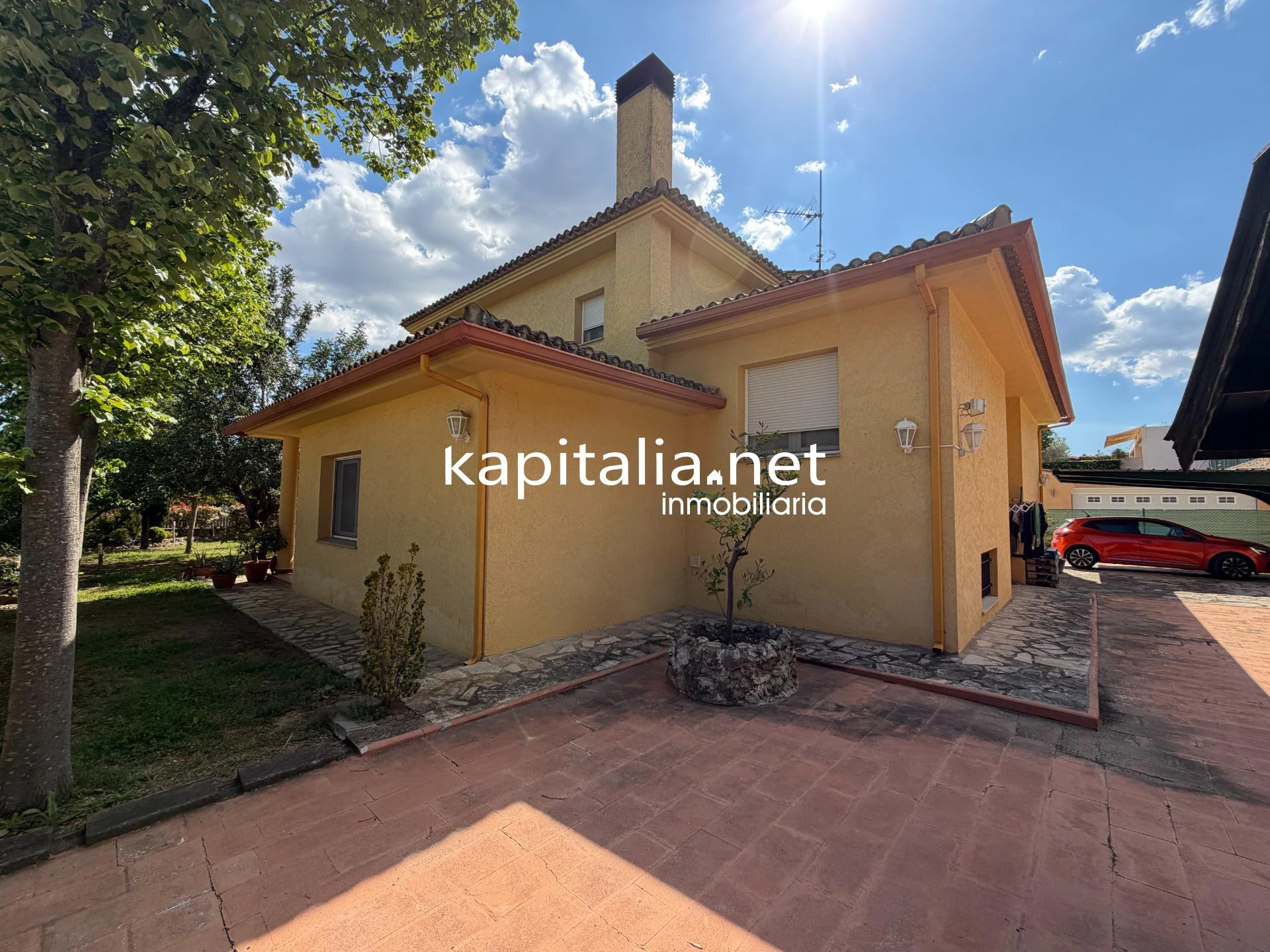 10417 - ESPECTACULAR CHALET EN URBANIZACIÓN EN ONTINYENT.