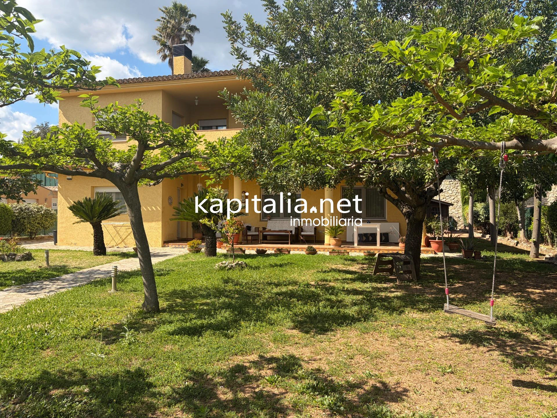10417 - ESPECTACULAR CHALET EN URBANIZACIÓN EN ONTINYENT.