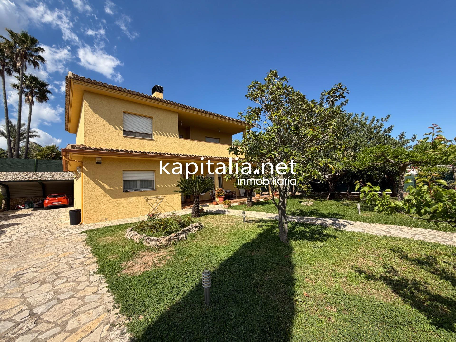 10417 - ESPECTACULAR CHALET EN URBANIZACIÓN EN ONTINYENT.