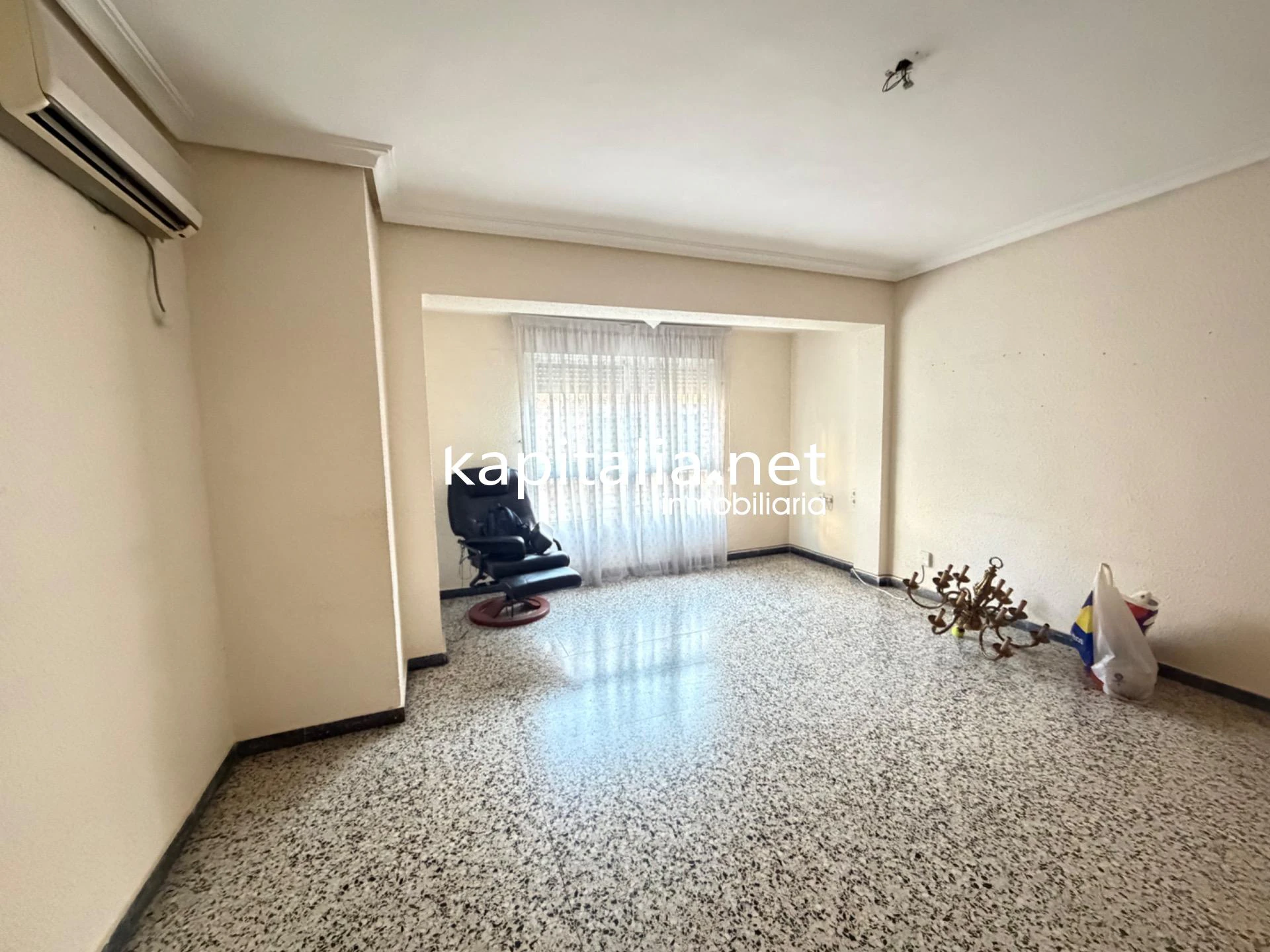 10243 - Piso de 4 habitaciones en Santa Rosa