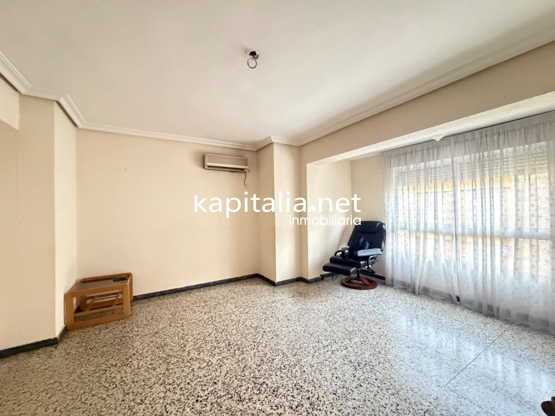 10243 - Piso de 4 habitaciones en Santa Rosa