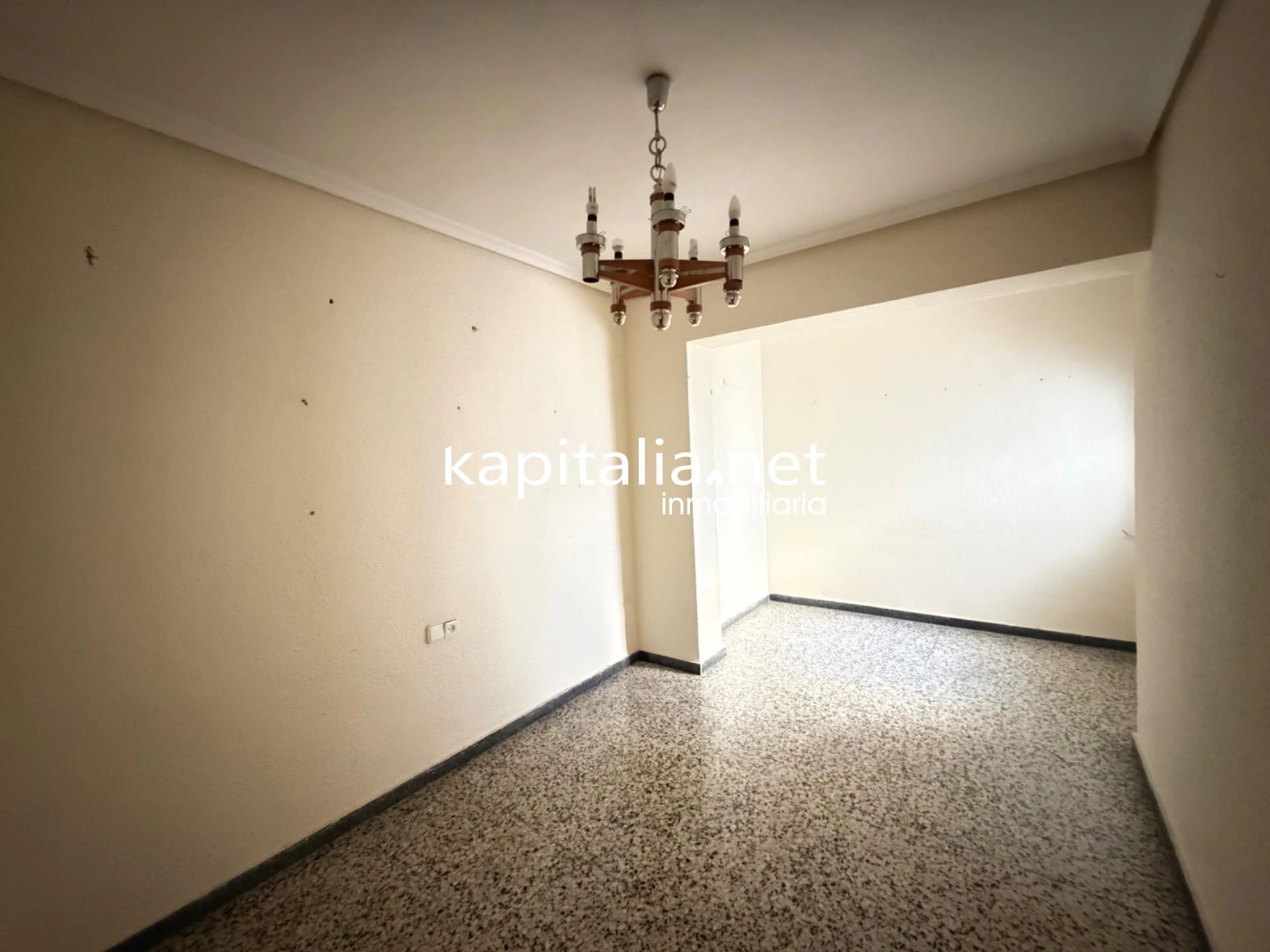 10243 - Piso de 4 habitaciones en Santa Rosa