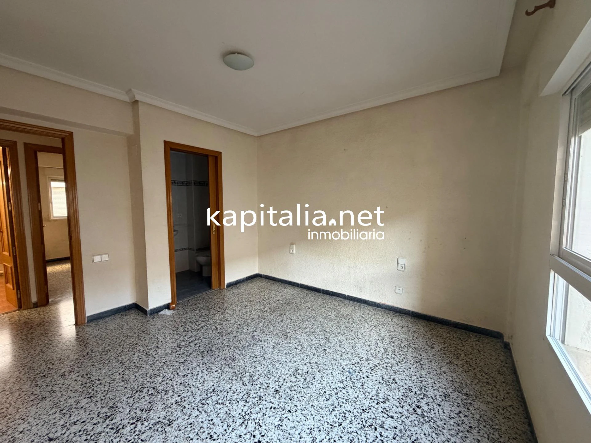 10243 - Piso de 4 habitaciones en Santa Rosa