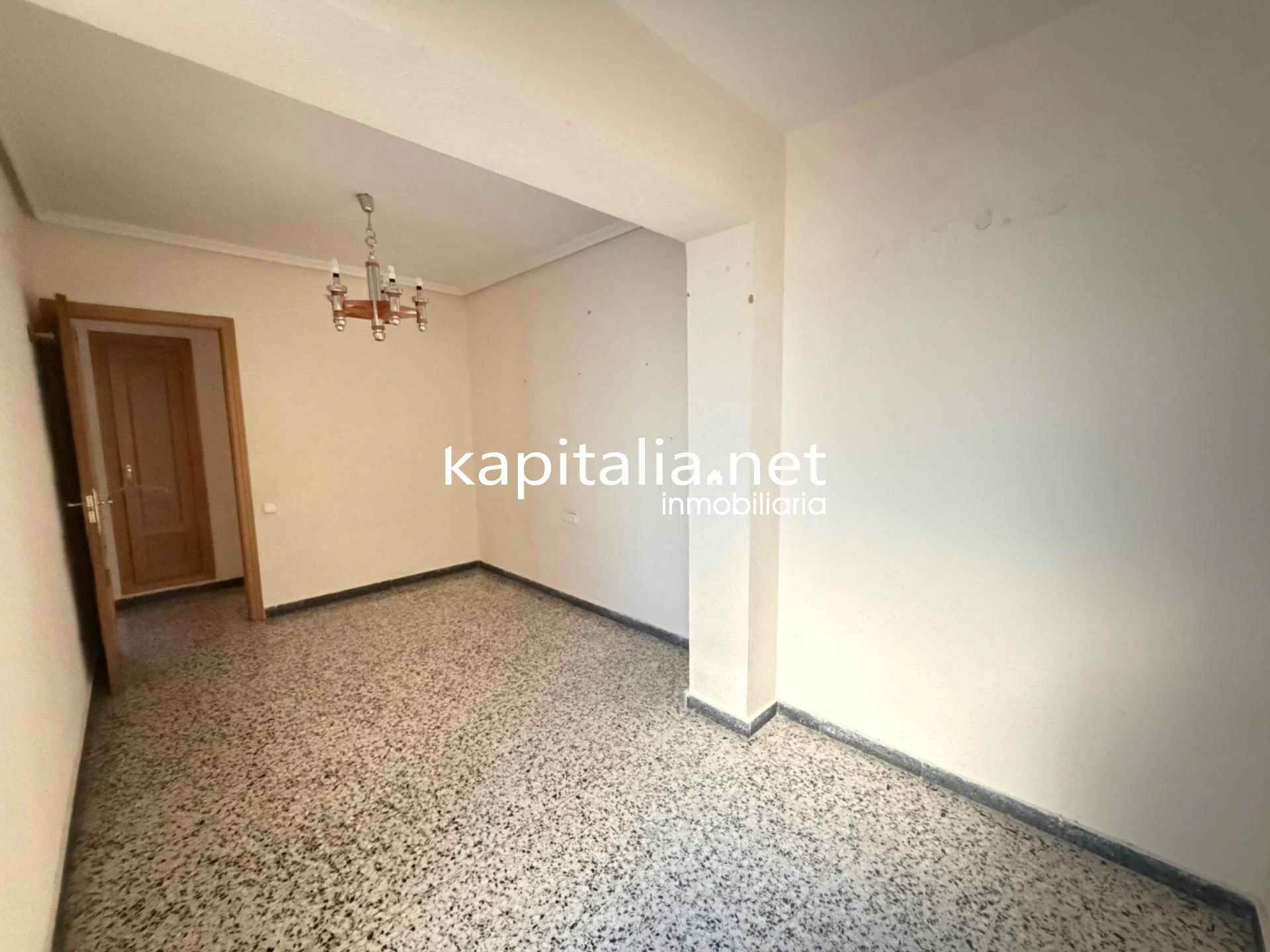 10243 - Piso de 4 habitaciones en Santa Rosa