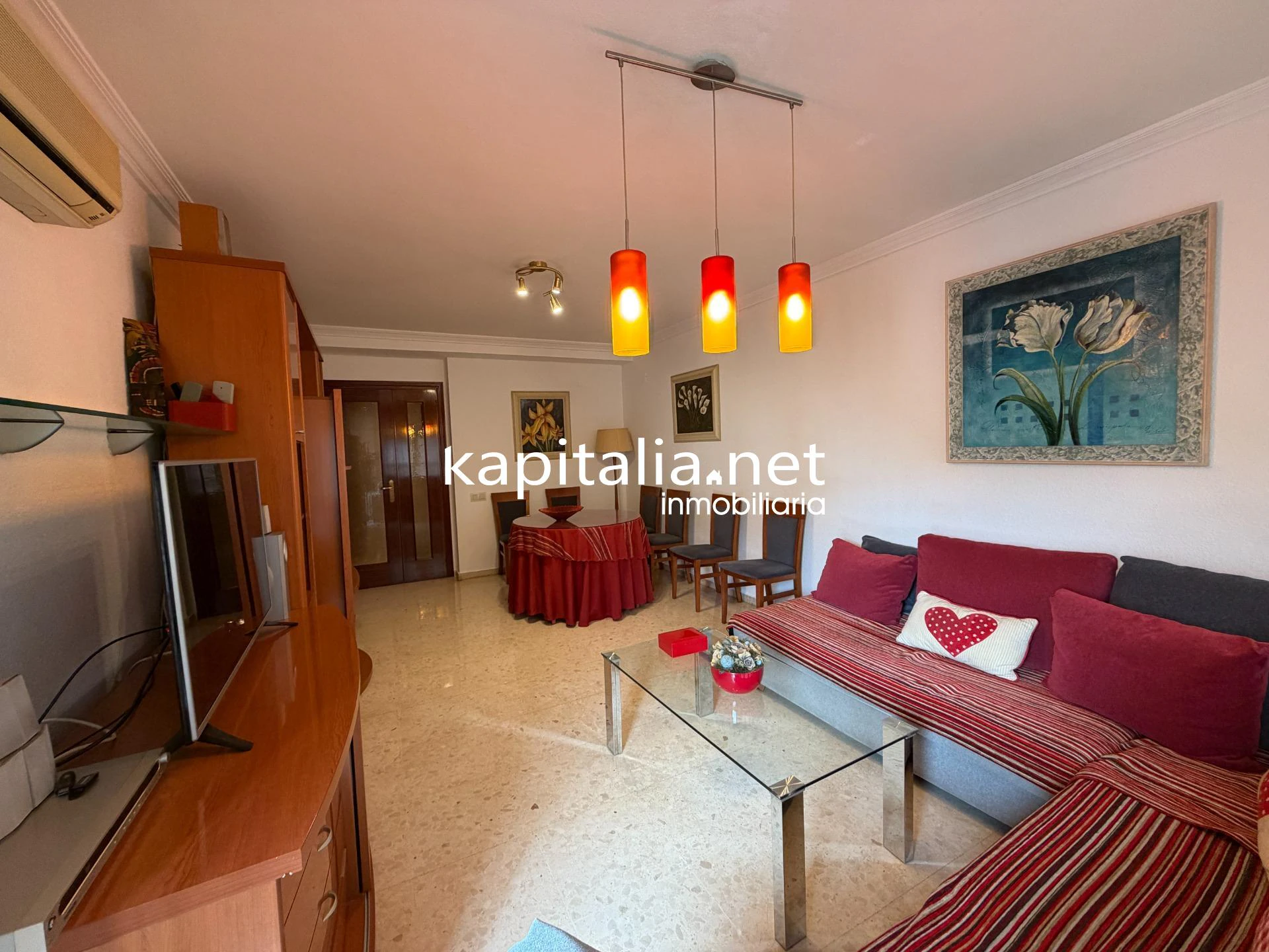 10439 - ACOGEDOR PISO EN AMPLIA AVENIDA EN EXCLUSIVA EN KAPITALIA!!.