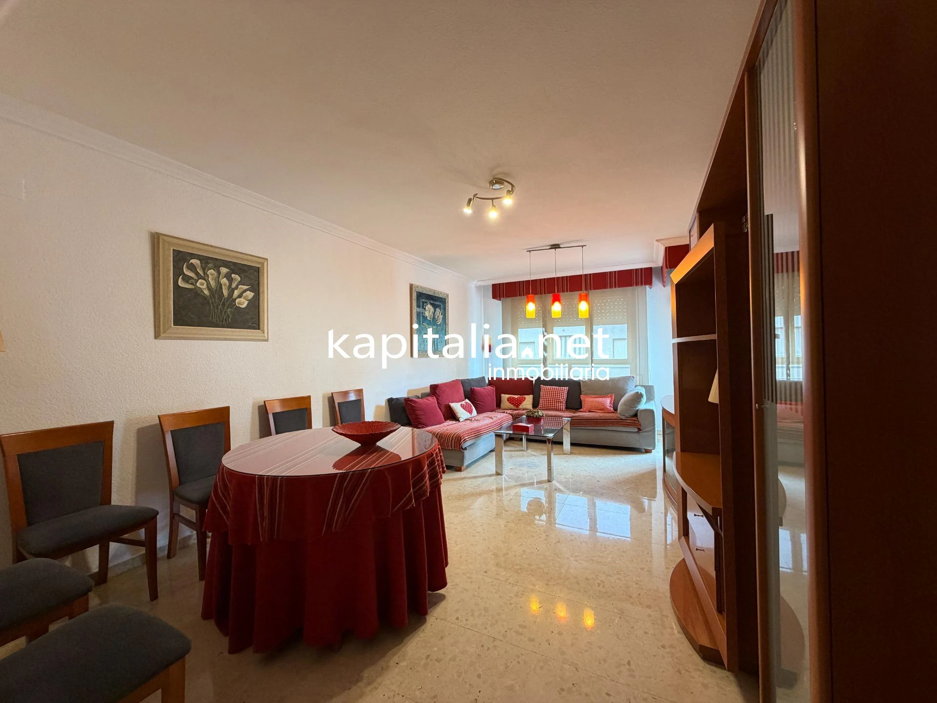 10439 - ACOGEDOR PISO EN AMPLIA AVENIDA EN EXCLUSIVA EN KAPITALIA!!.